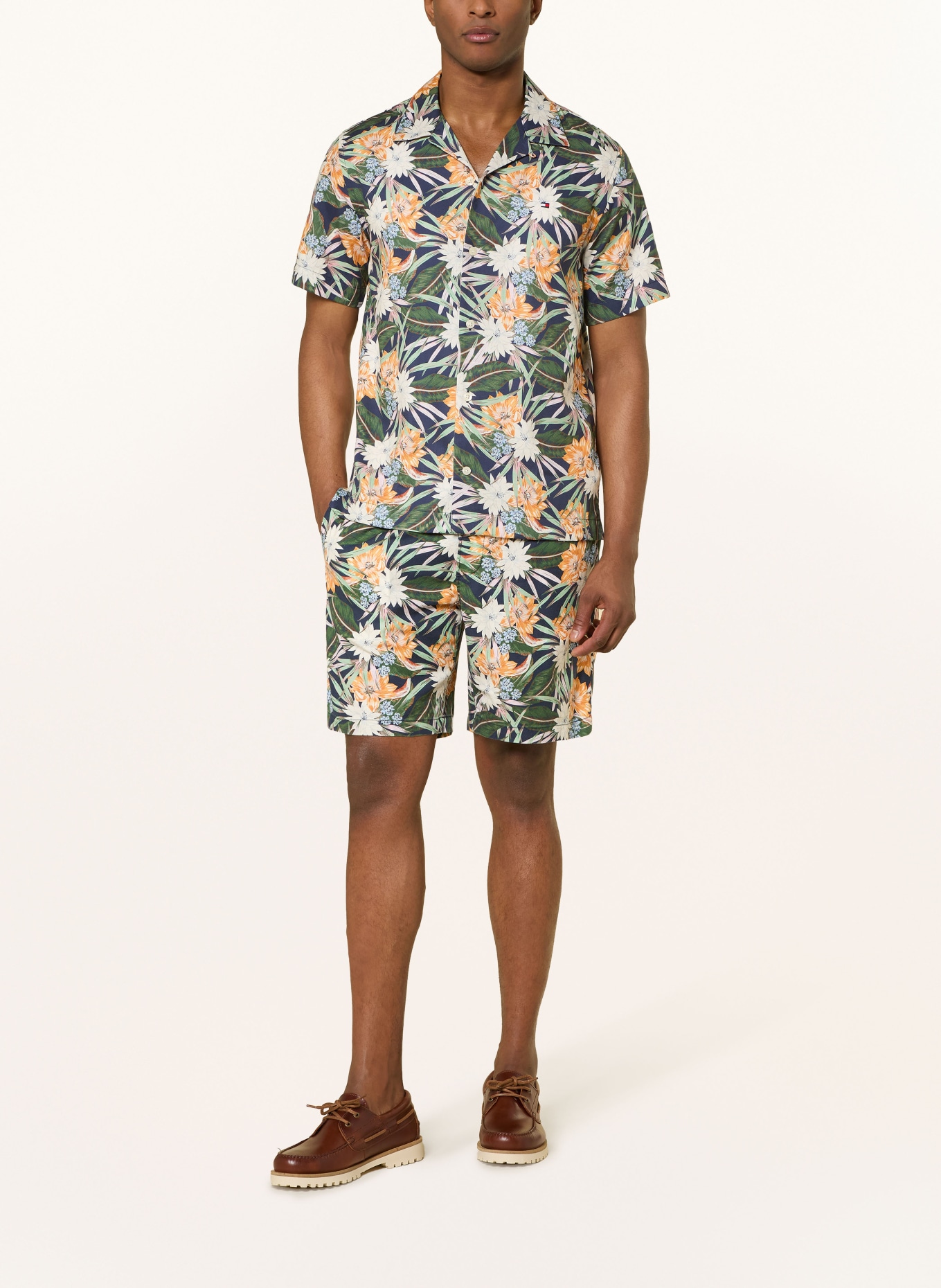 TOMMY HILFIGER Shorts: GRÜN / DUNKELORANGE / BLAU