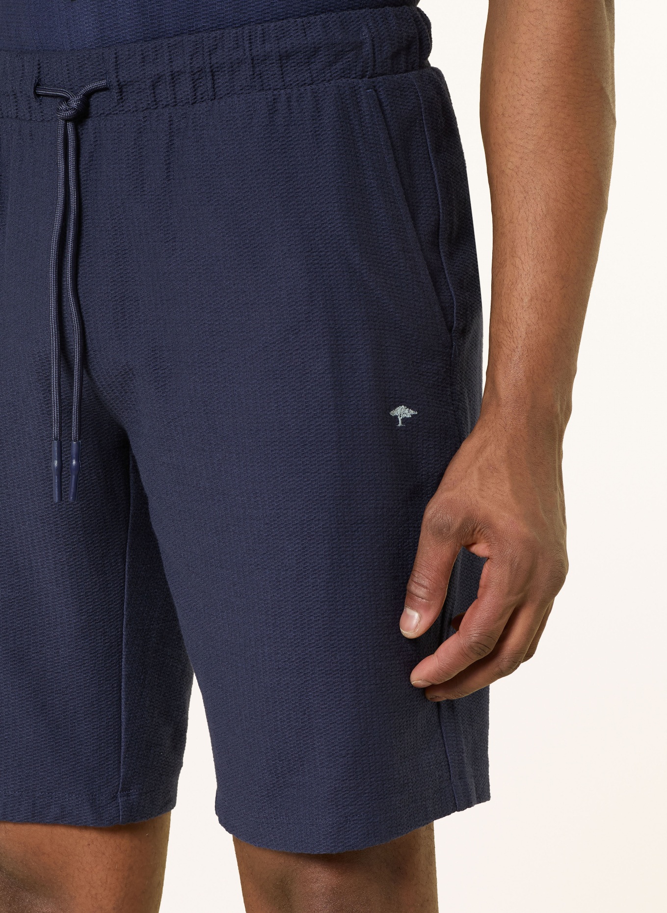 FYNCH-HATTON shorts: DARK BLUE
