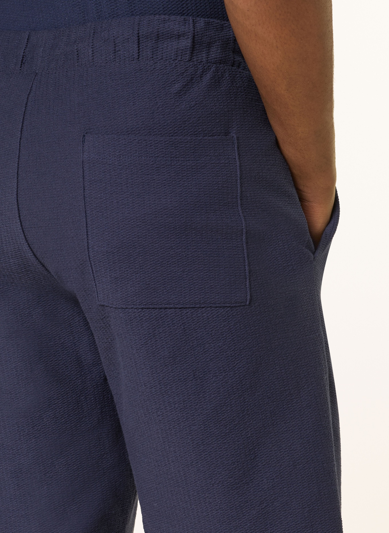 FYNCH-HATTON shorts: DARK BLUE