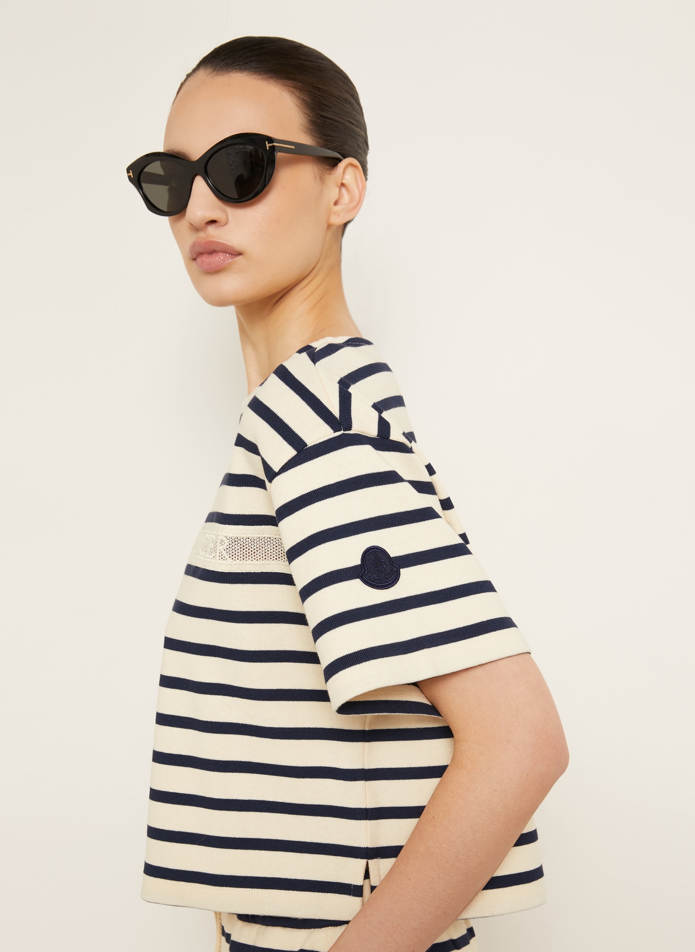 MONCLER T-shirt met kant: ECRU / DONKERBLAUW