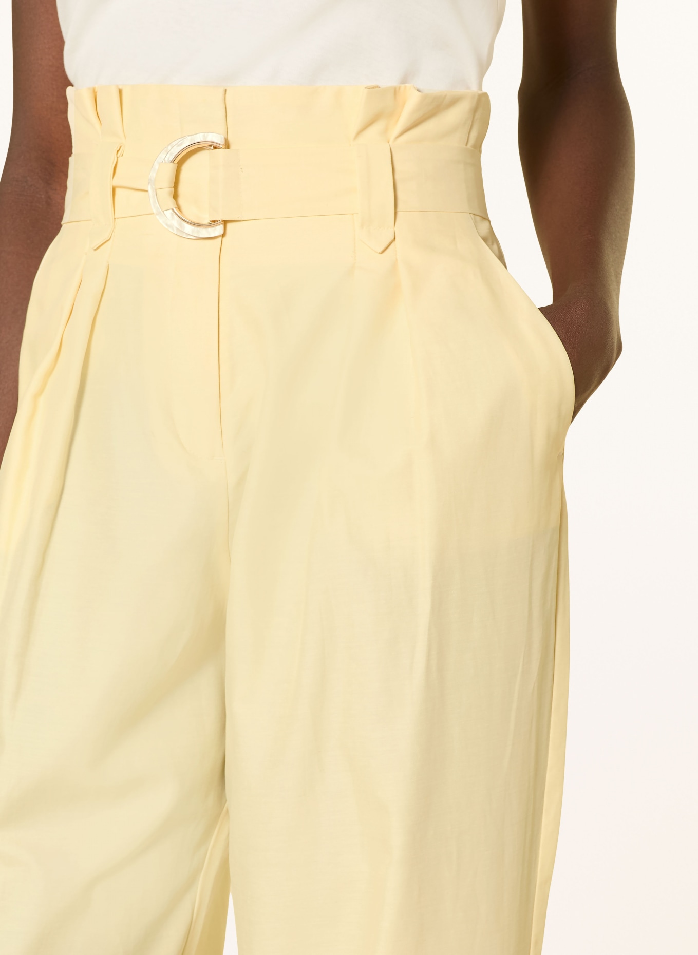 s.Oliver BLACK LABEL paperbag pants: LIGHT YELLOW