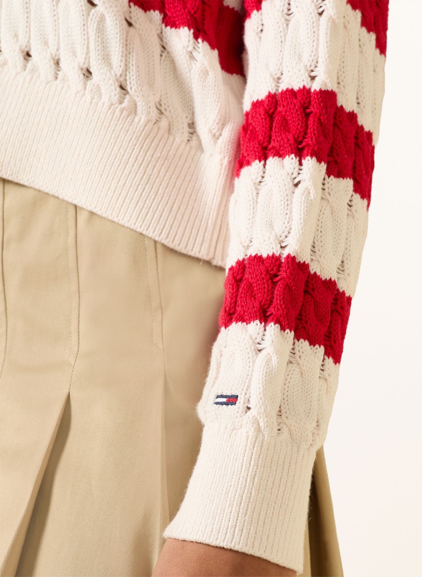 TOMMY JEANS sweter: BIAŁY / CZERWONY