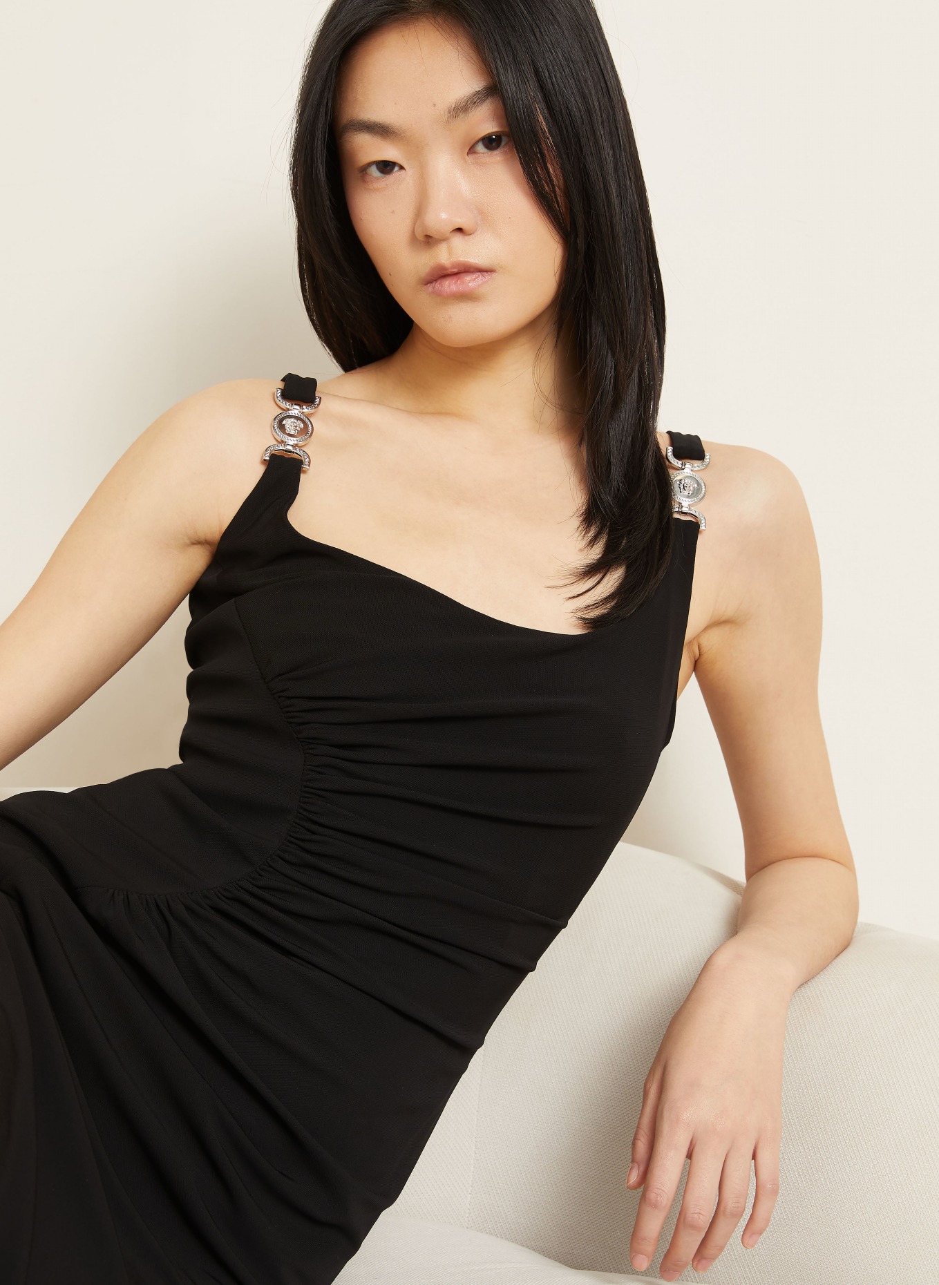 VERSACE Cocktailkleid aus Jersey: SCHWARZ / SILBER