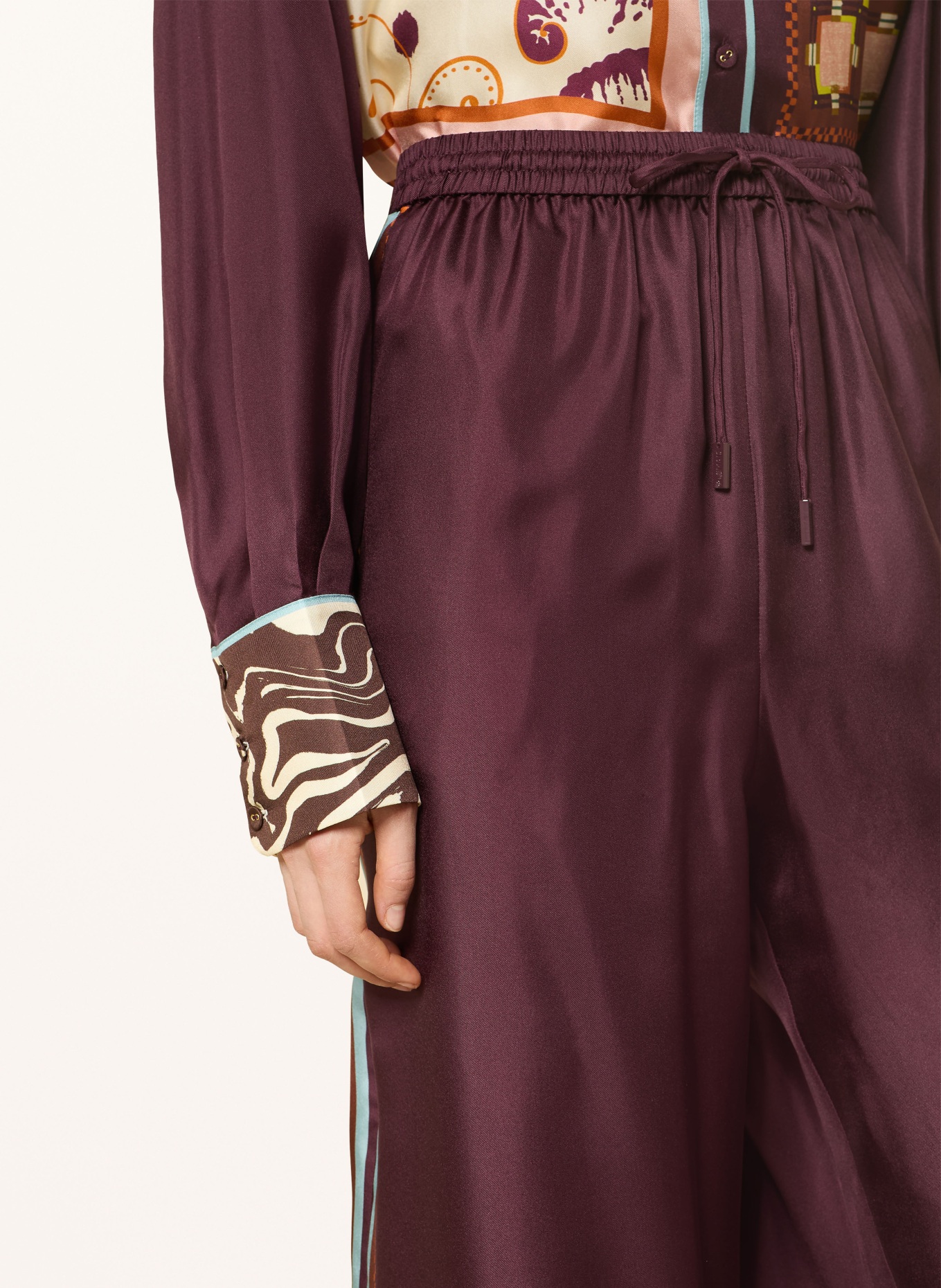 ALÉMAIS WILSON silk wide-leg pants: DARK RED / BROWN / NEON GREEN