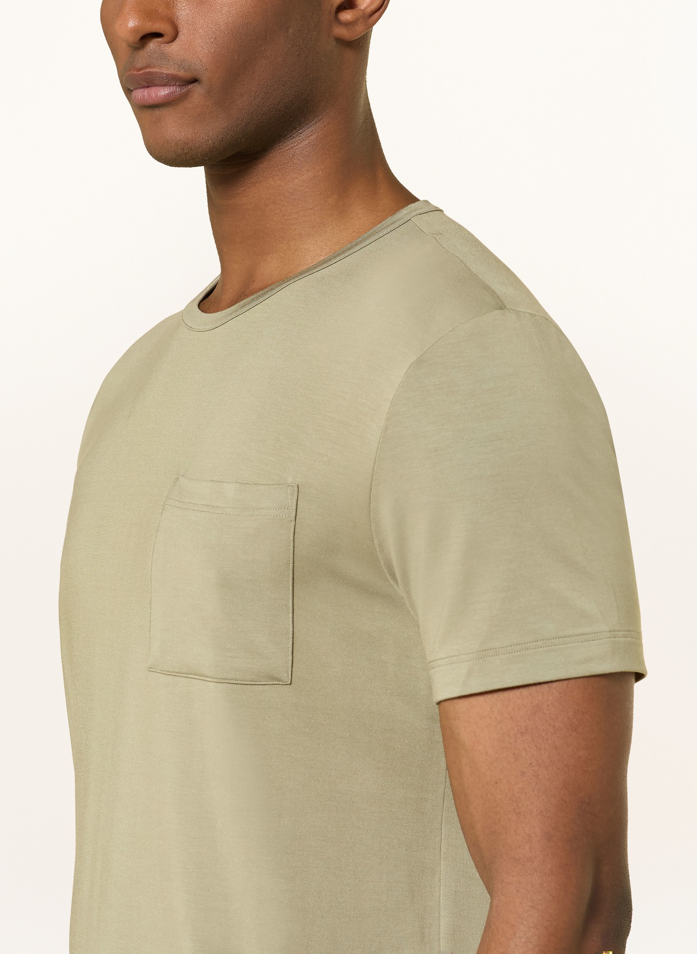 mey Seria koszulek nocnych JEFFERSON: OLIWKOWY