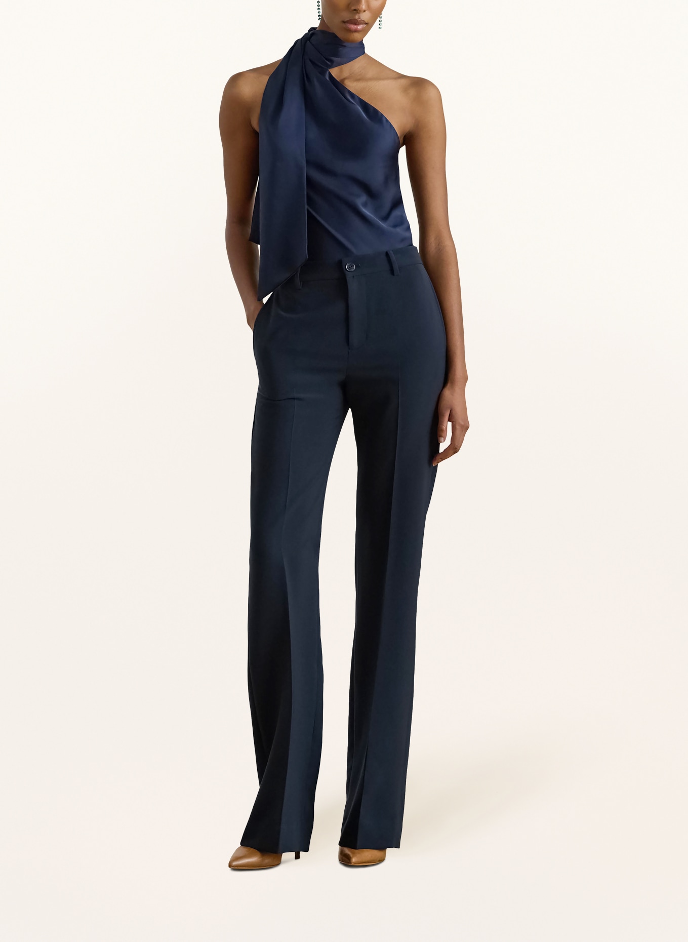 LAUREN RALPH LAUREN Top à col bateau en satin: BLEU FONCÉ