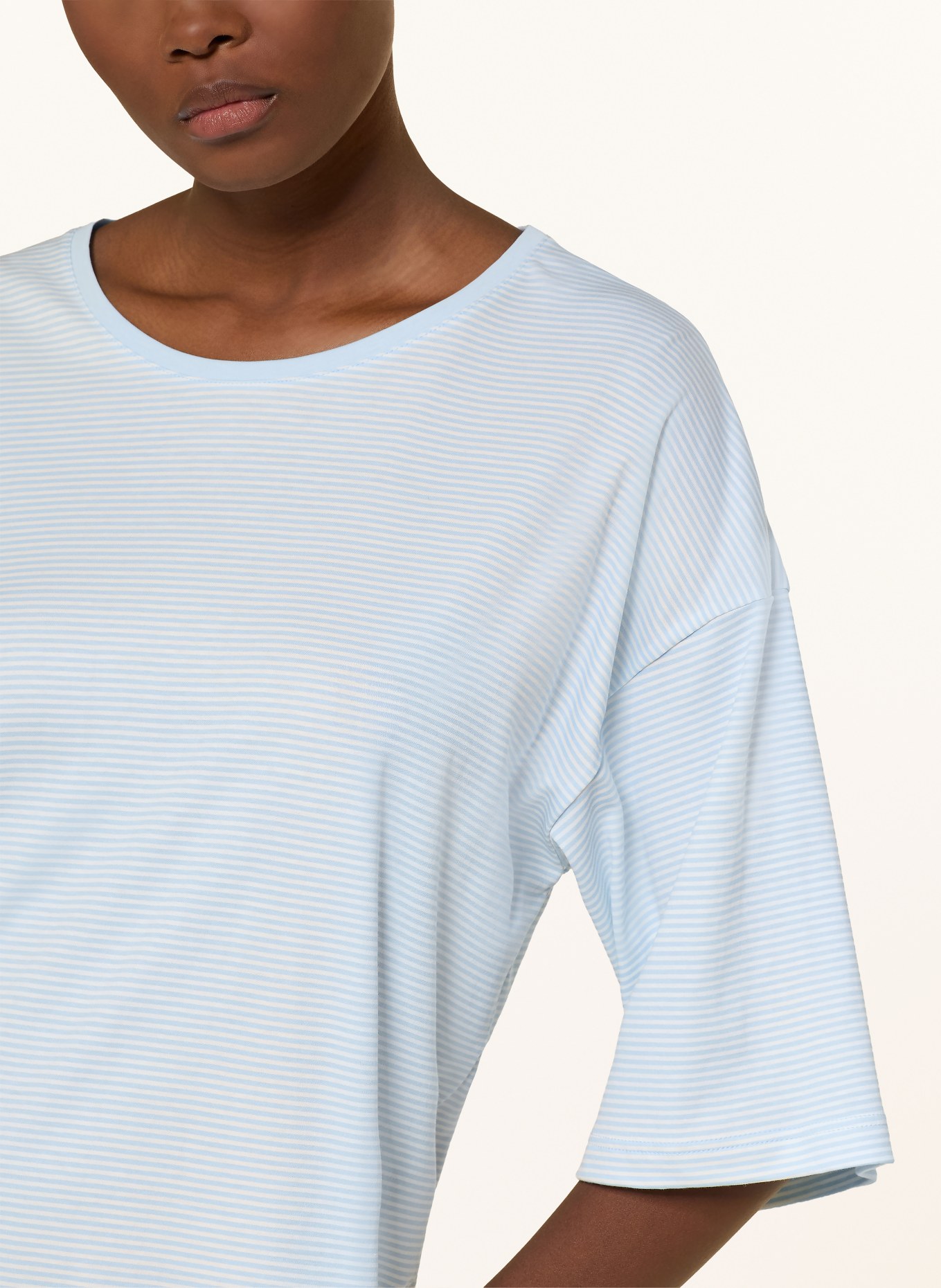mey Nachthemd SIMPLE STRIPES mit 3/4-Arm: HELLBLAU / WEISS