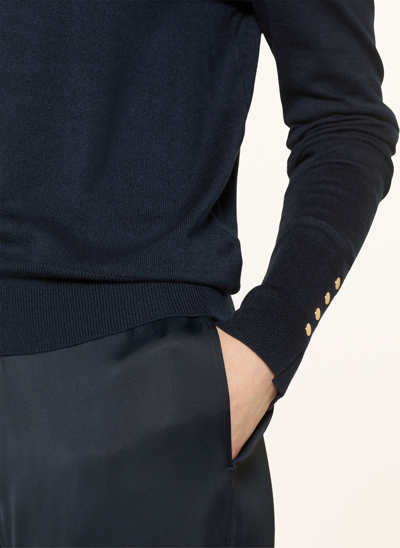 darling harbour sweater: NAVY