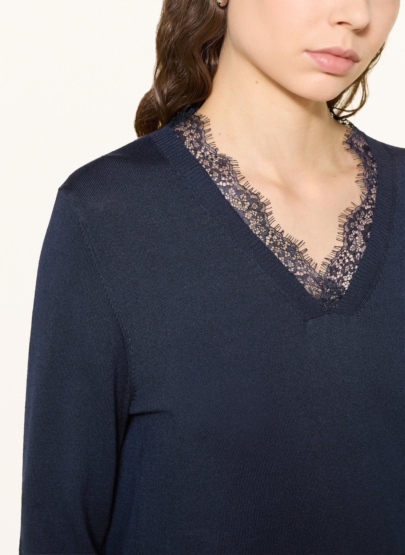 darling harbour Sweater with lace: NAVY