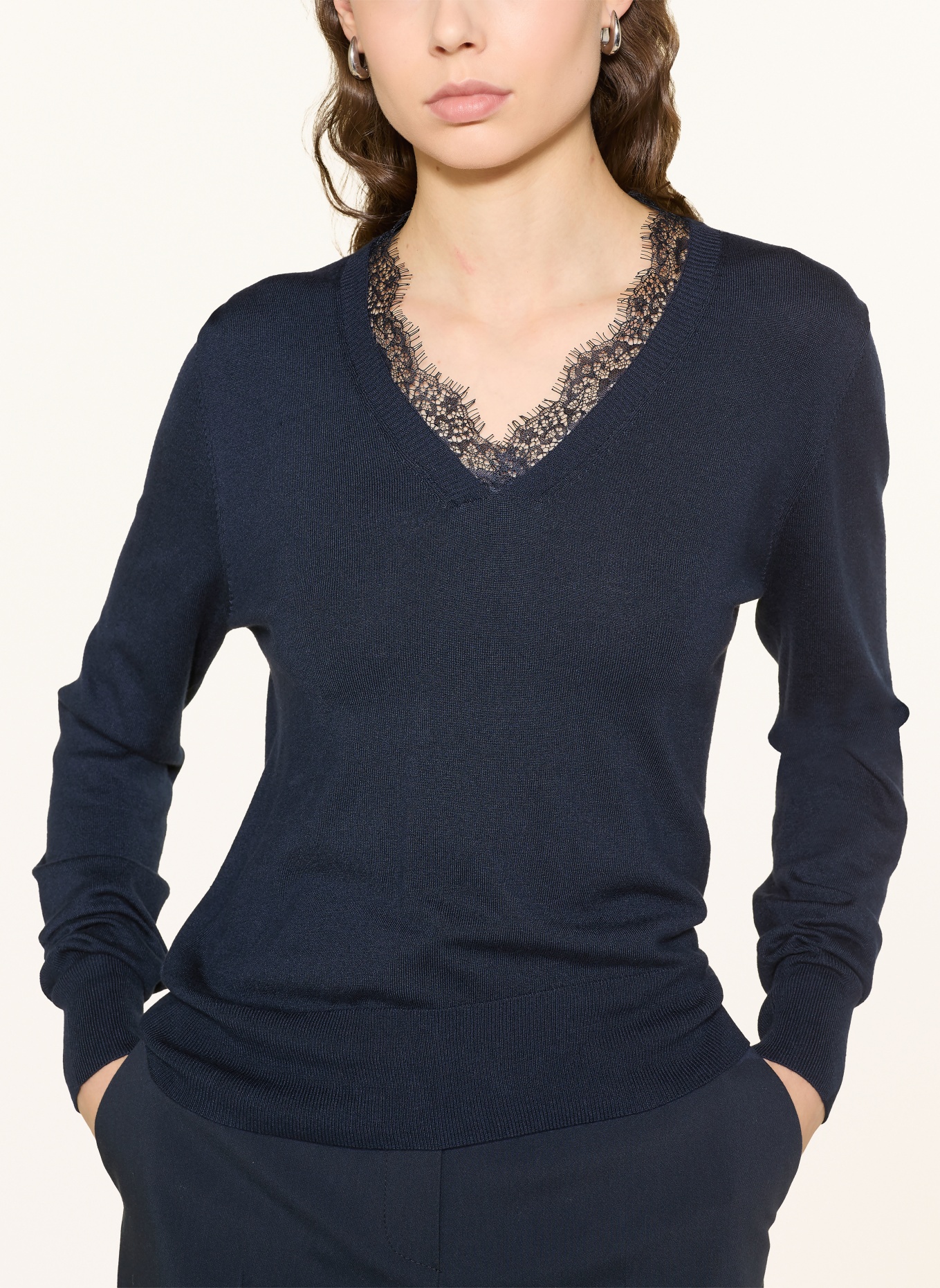 darling harbour Sweater with lace: NAVY