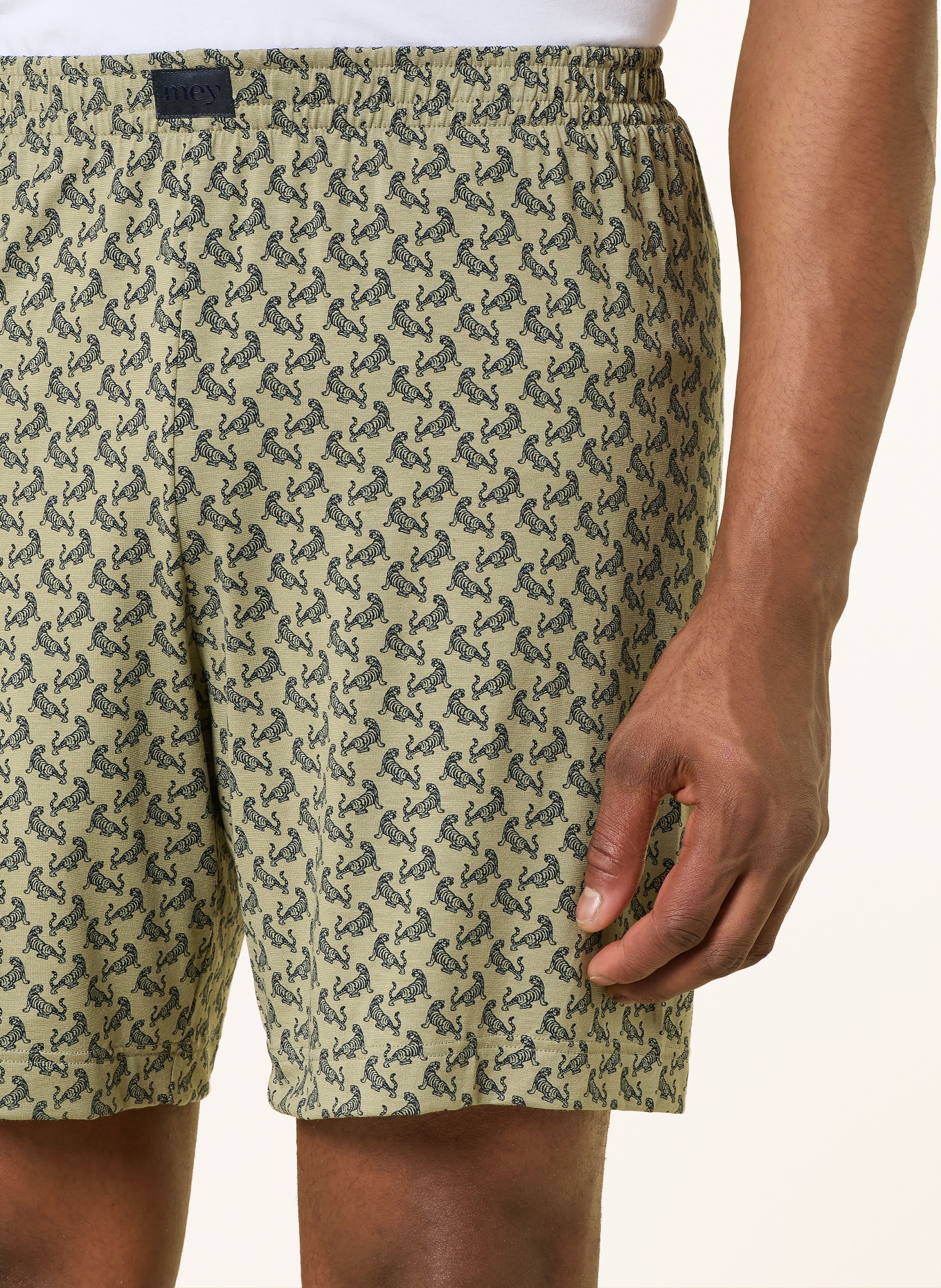 mey Schlafshorts Serie TIPSY TIGERS: OLIV / SCHWARZ