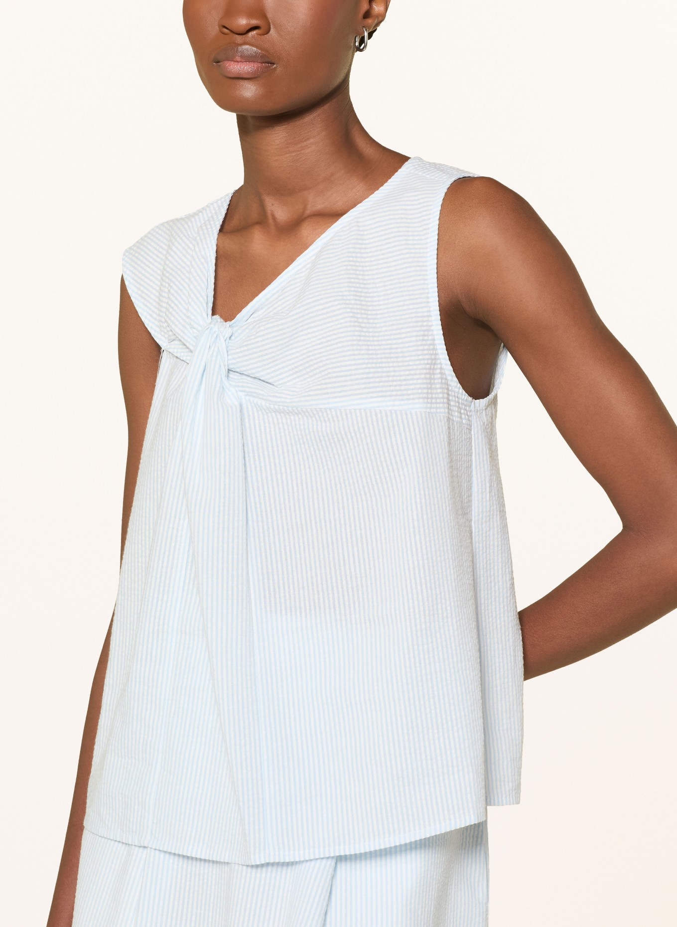 SELECTED Femme Blůza z mušelínu: BÍLÁ / TMAVĚ MODRÁ