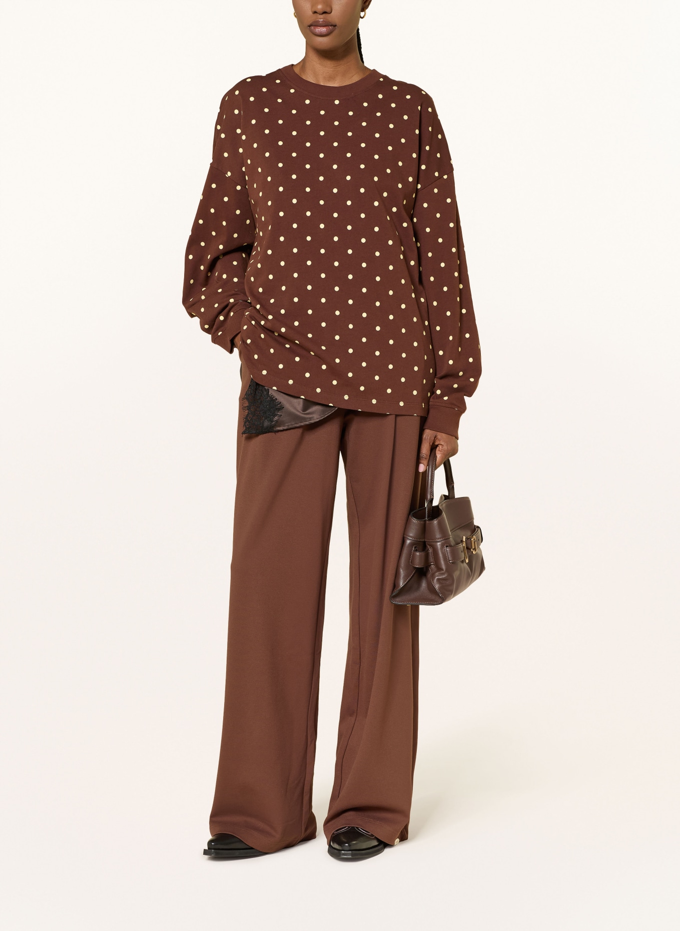 OH APRIL Spodnie z marszczeniami MIRI: BRĄZOWY