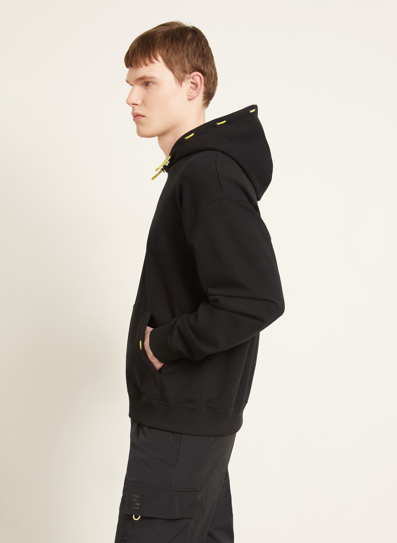 FENDI Hoodie: SCHWARZ / NEONGELB