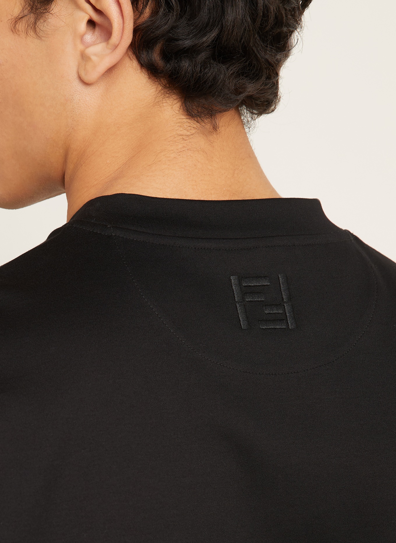 FENDI T-shirt: ZWART