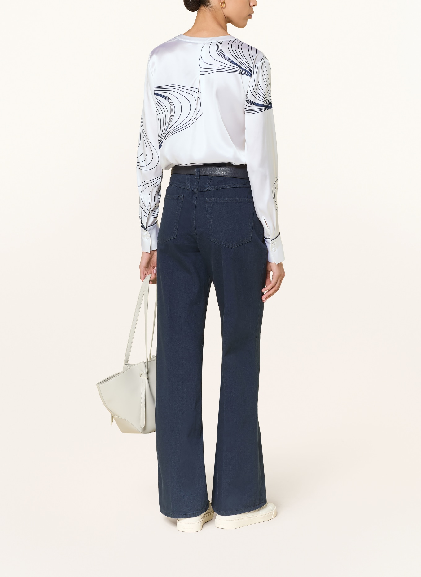 HERZENS Chemisier en soie: BLANC / BLEU FONCÉ