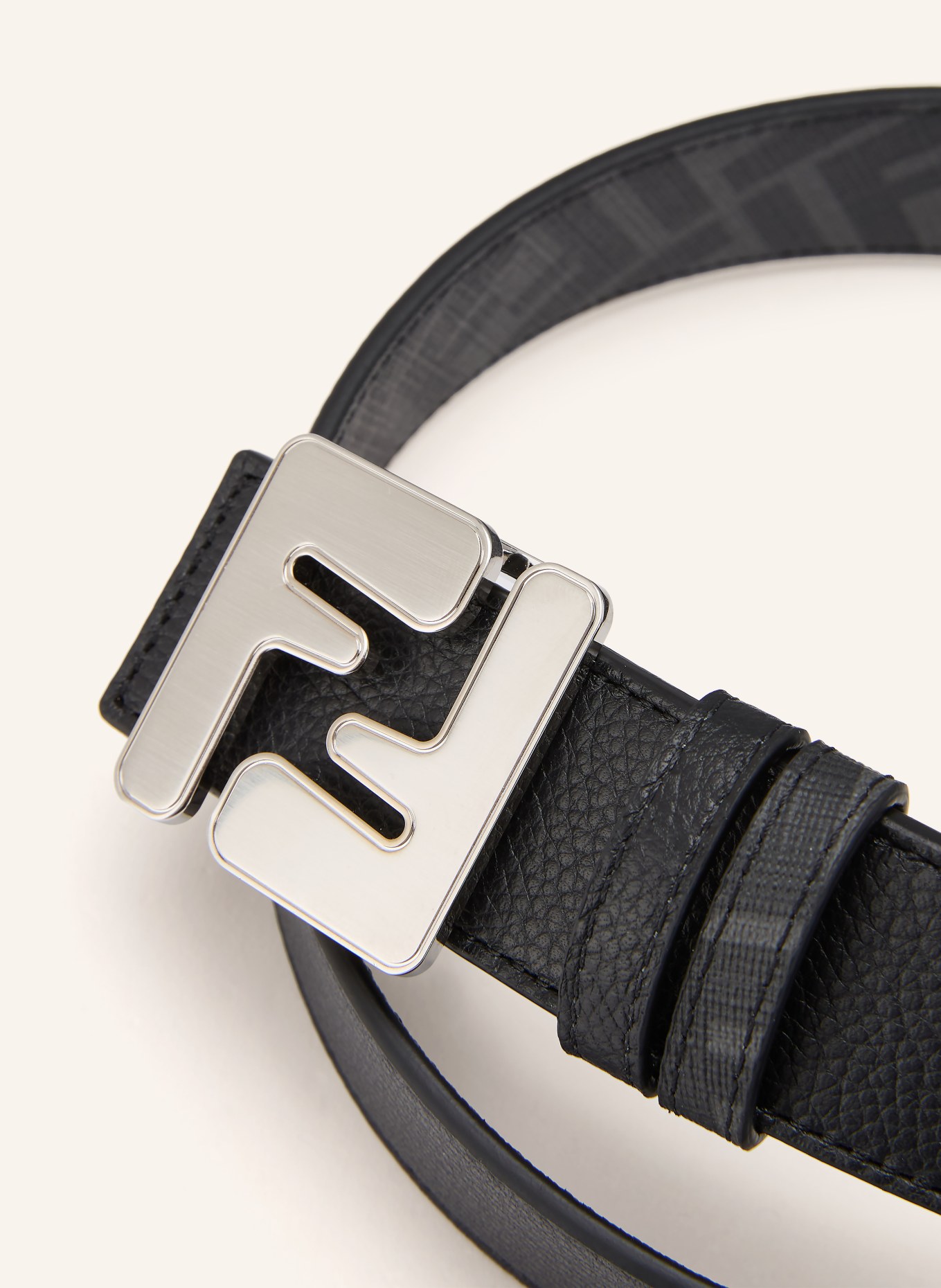 FENDI Ceinture en cuir FF SQUARED réversible: NOIR / ARGENT / GRIS FONCÉ