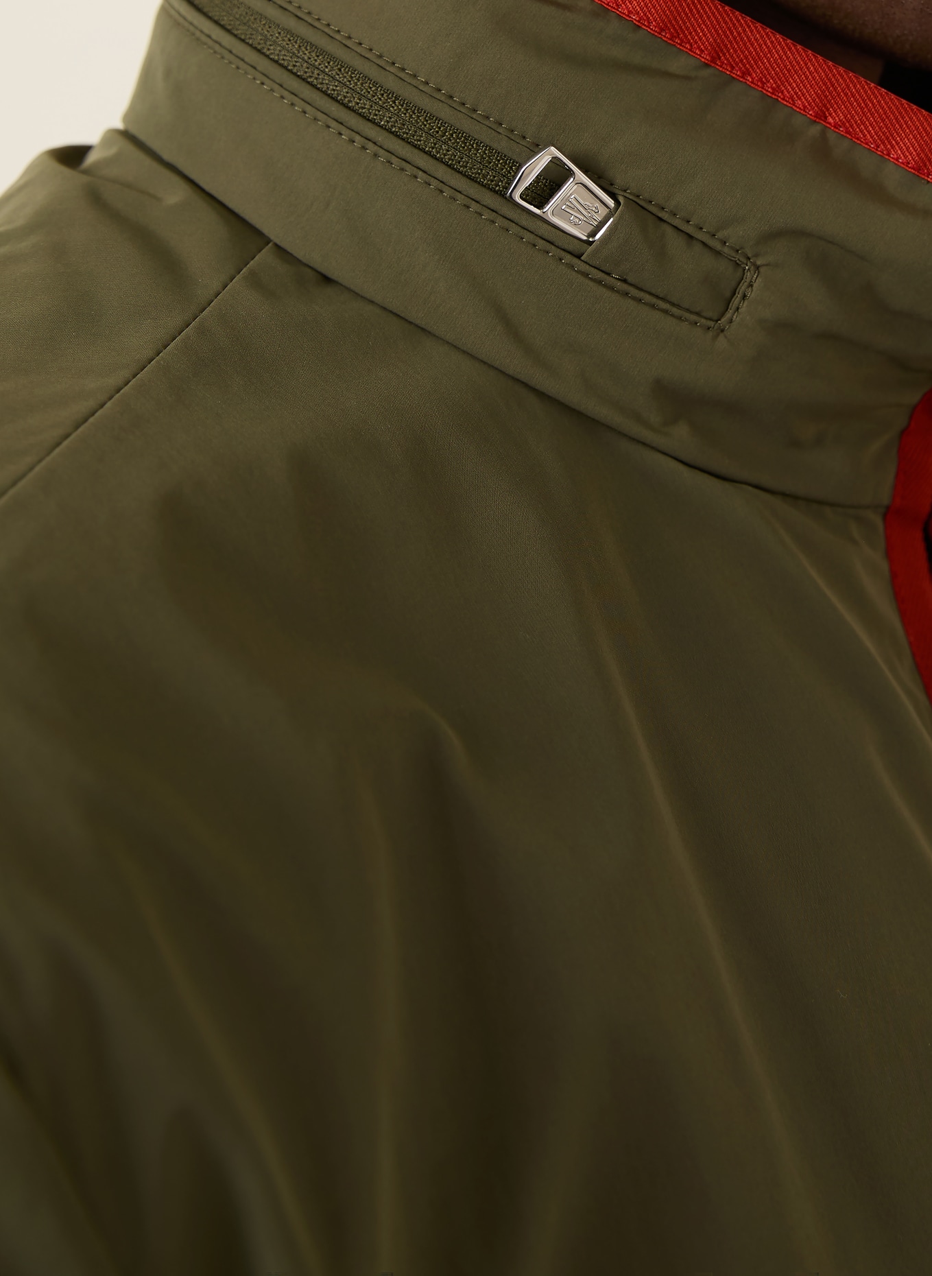 MONCLER Veste SAYAN: OLIVE / ORANGE FONCÉ