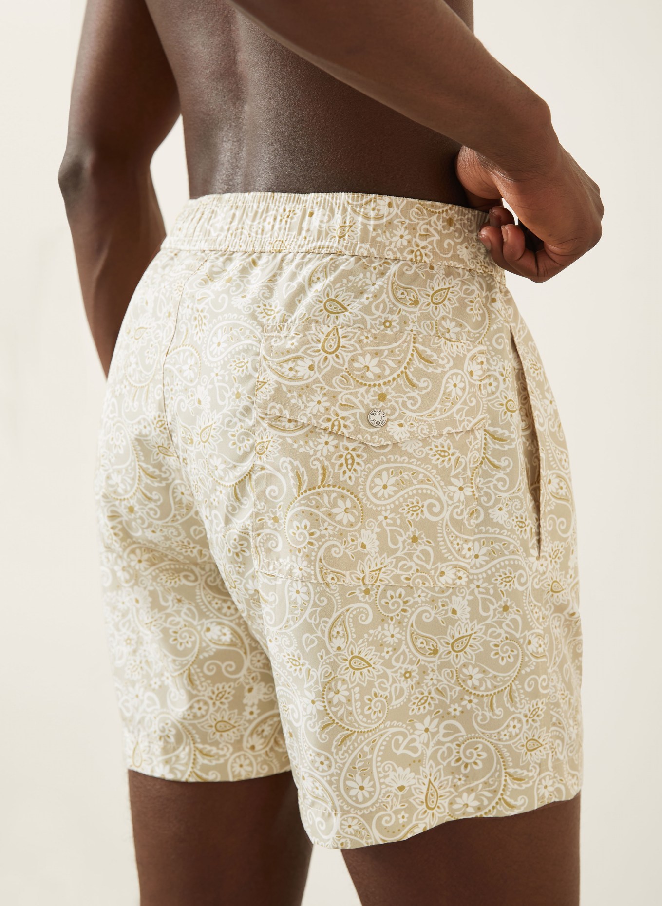 MONCLER szorty kąpielowe: KREMOWY / JASNOZIELONY