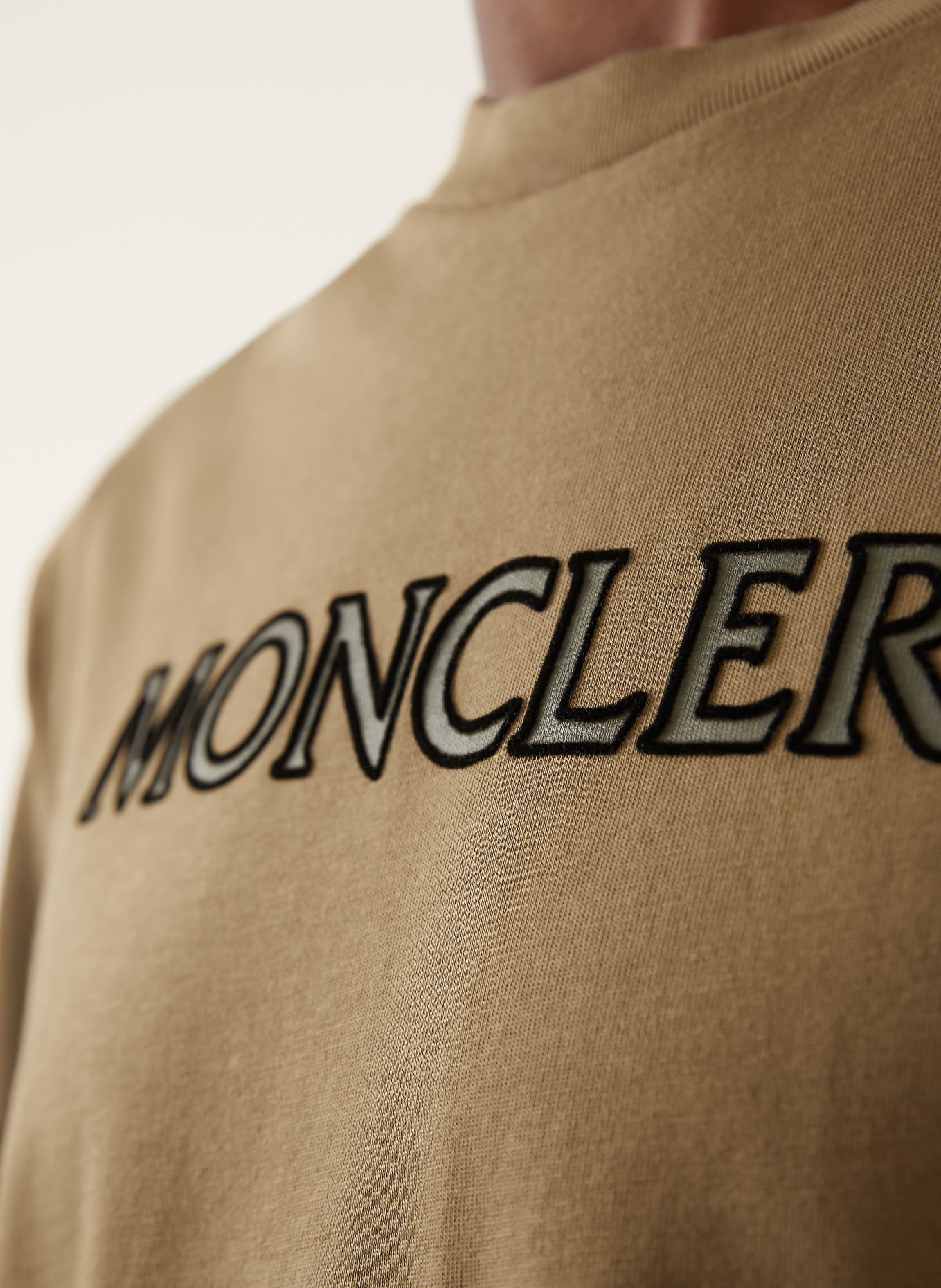 MONCLER T-Shirt: KHAKI