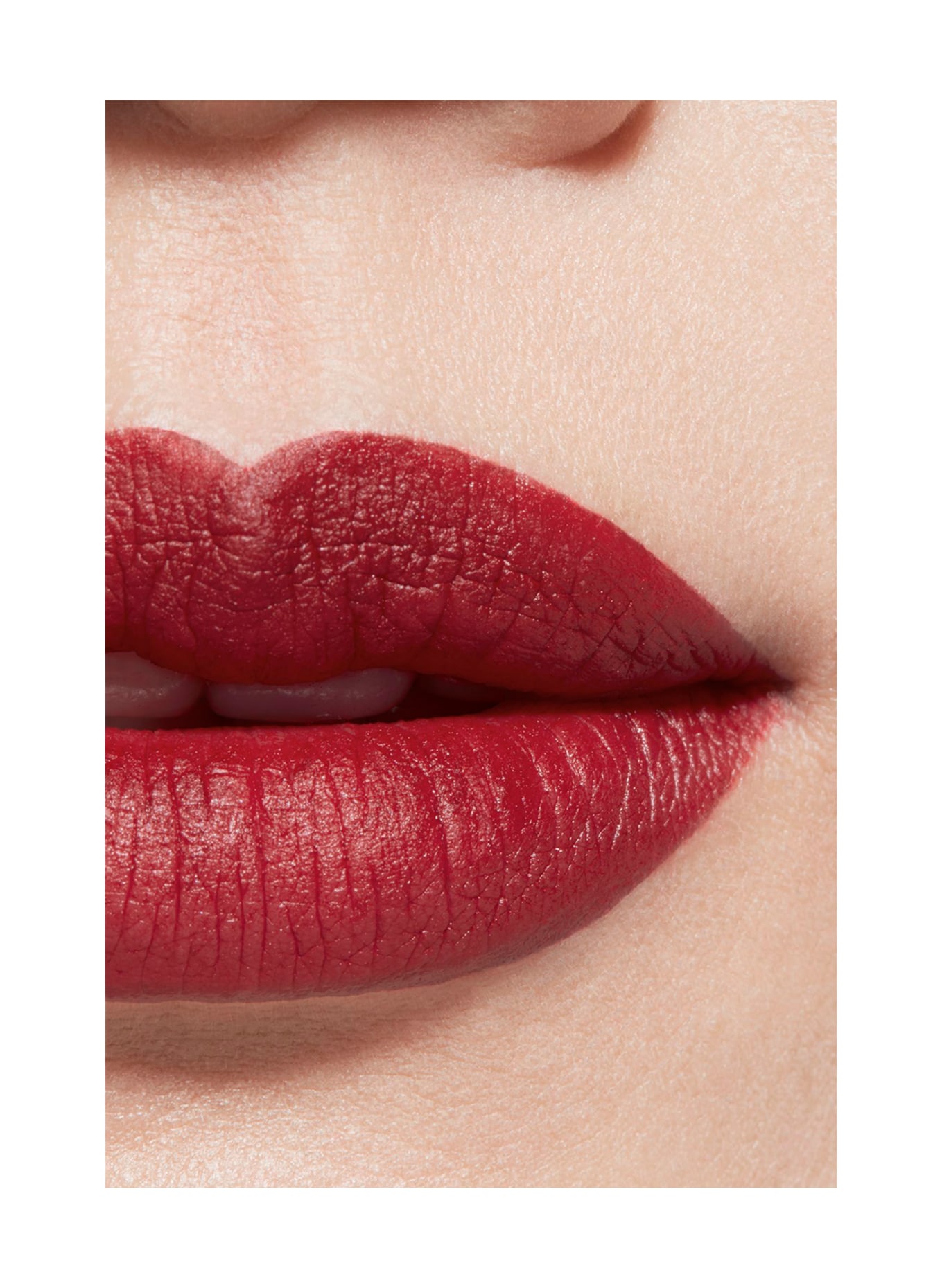 CHANEL ROUGE ALLURE VELVET: 58 ROUGE VIE