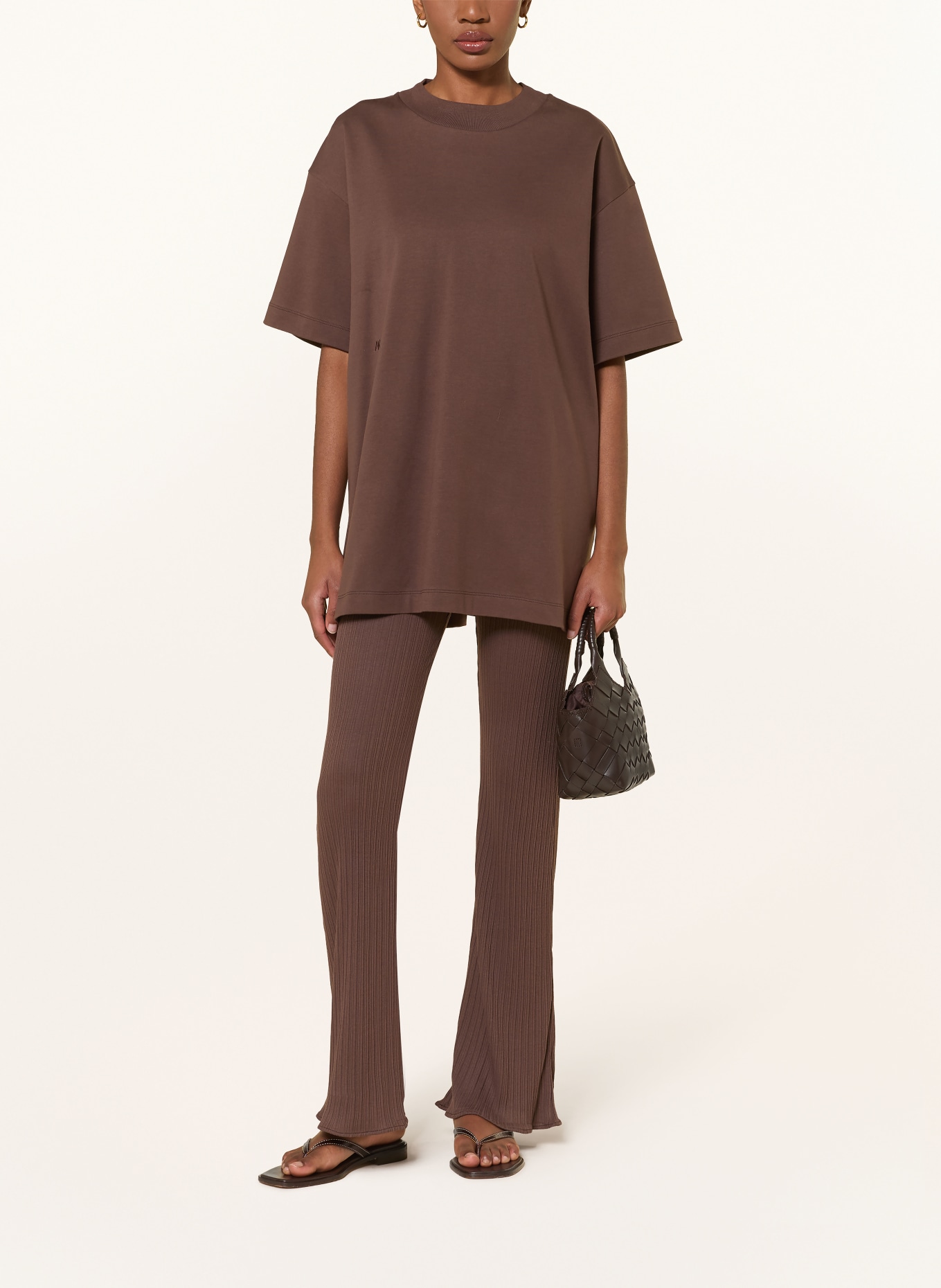 by Aylin Koenig Koszulka oversize BEN: CIEMNOBRĄZOWY