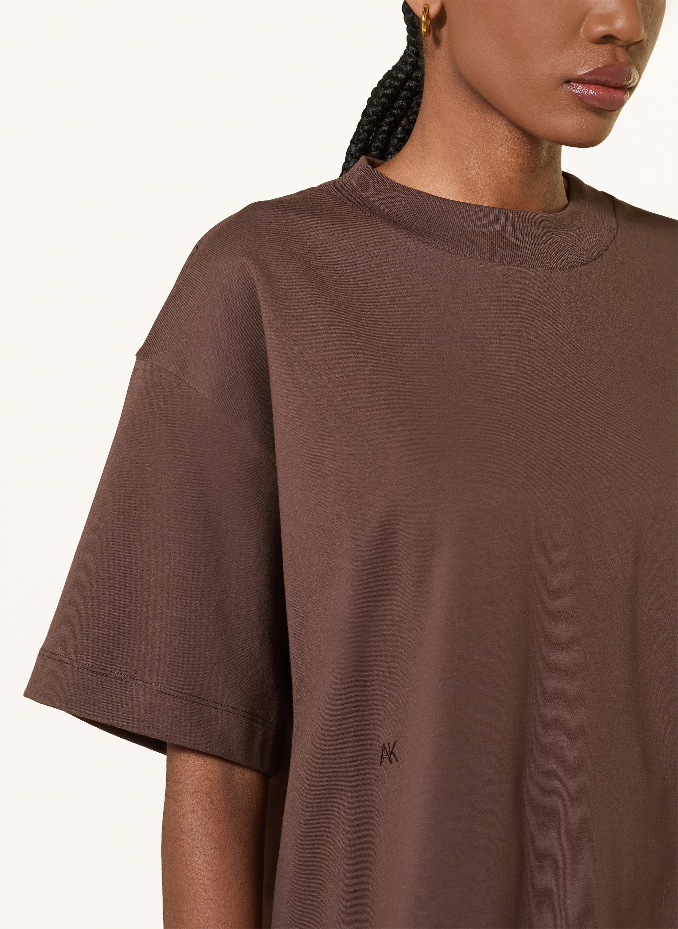 by Aylin Koenig Koszulka oversize BEN: CIEMNOBRĄZOWY