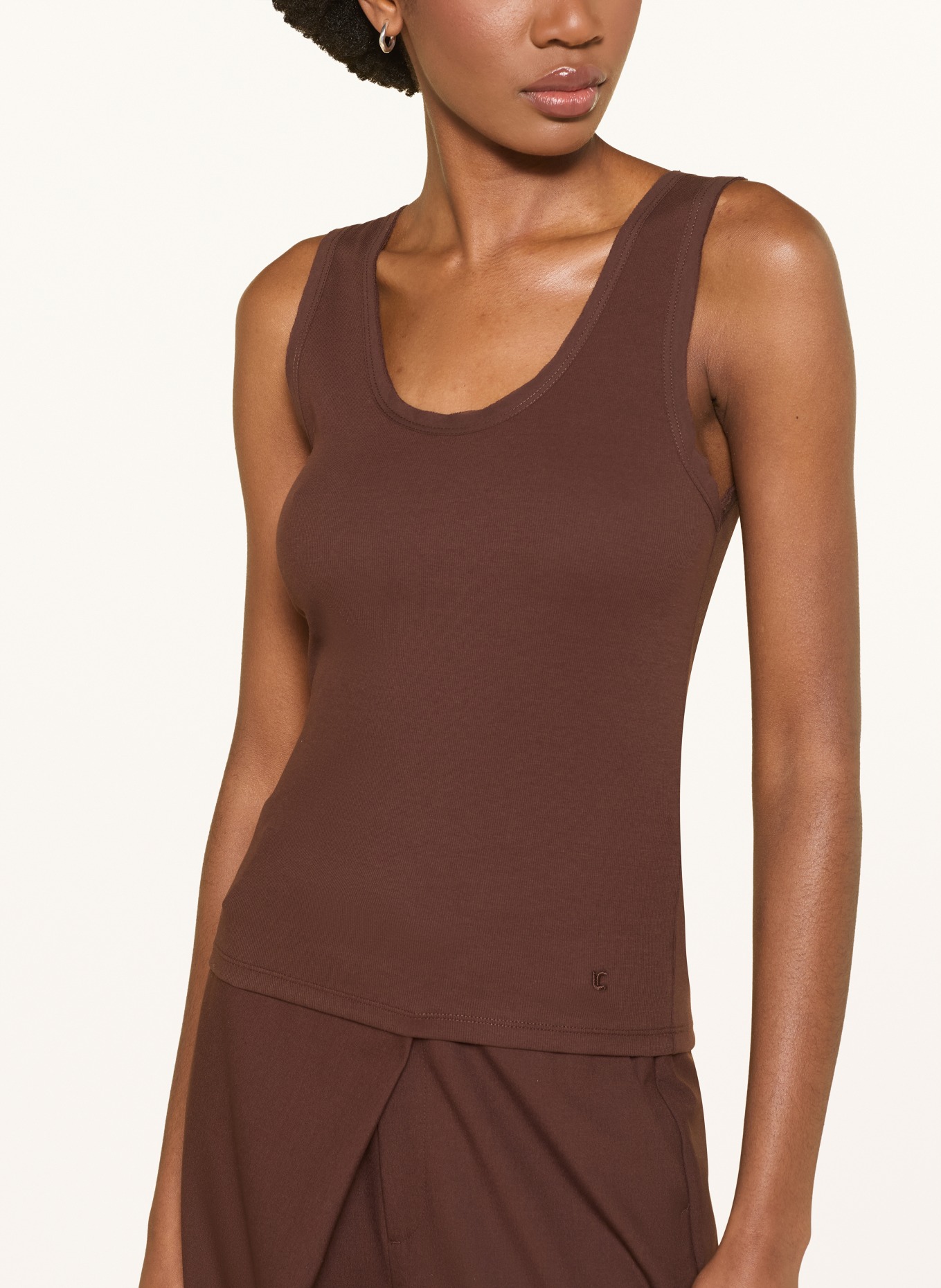 LUISA CERANO Top: BRAUN