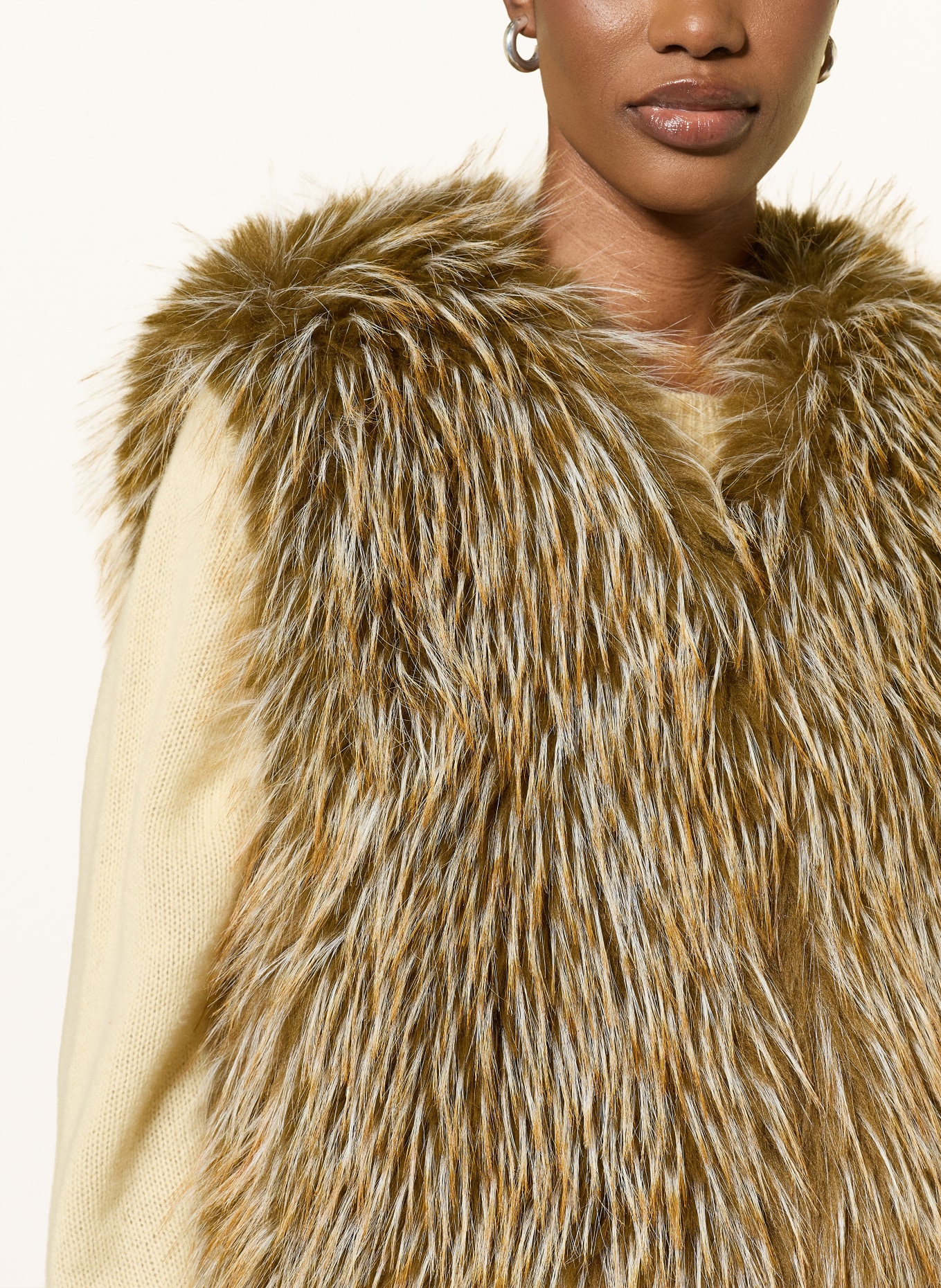 LUISA CERANO Faux fur vest: GREEN / DARK YELLOW