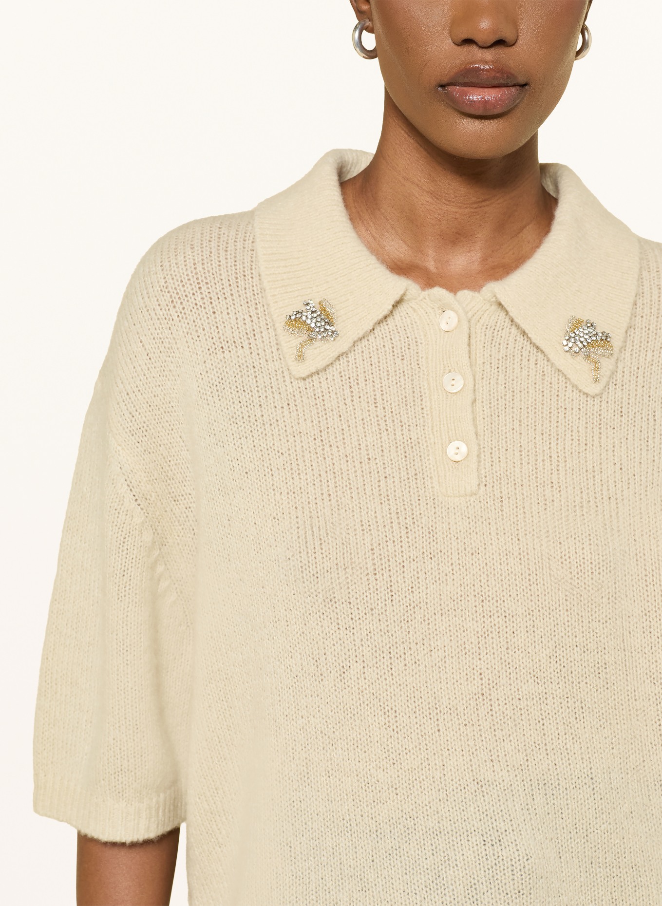 LUISA CERANO Tricou polo din tricot cu pietre decorative: BEJ