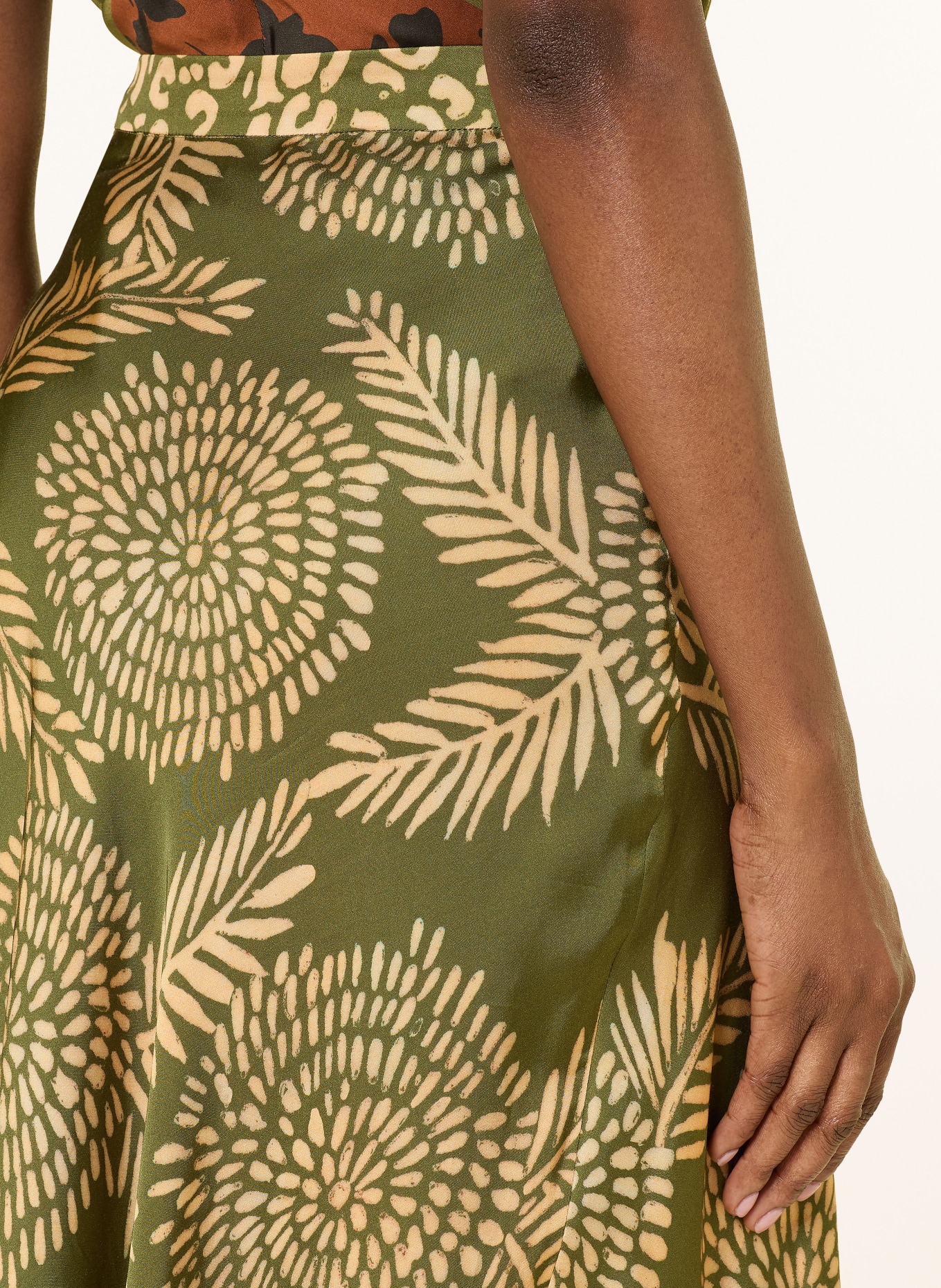 LUISA CERANO Satin skirt: OLIVE / DARK RED / DARK YELLOW