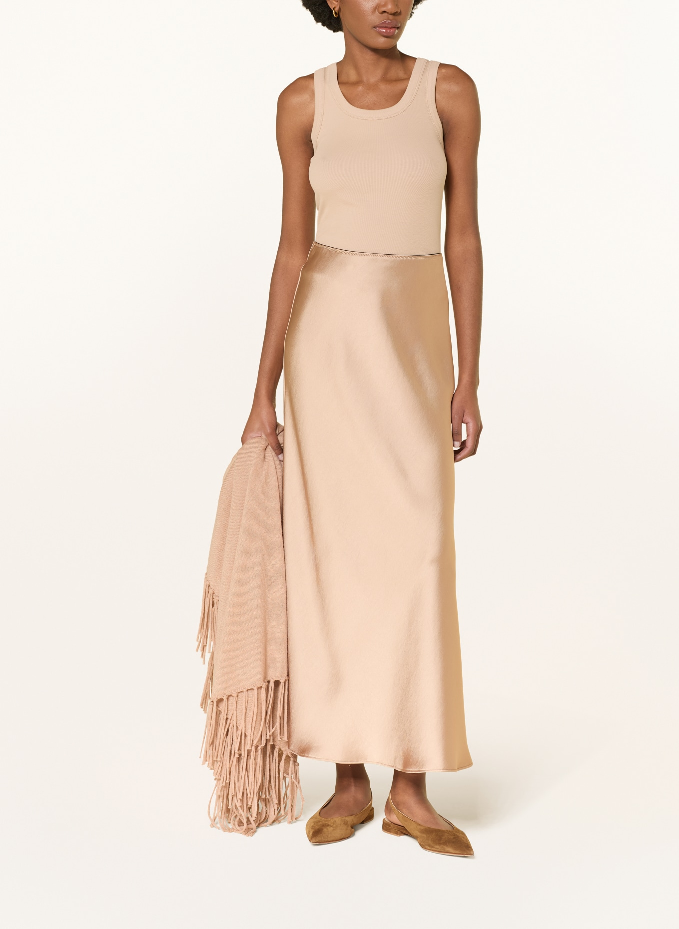 LUISA CERANO Top: CAMEL
