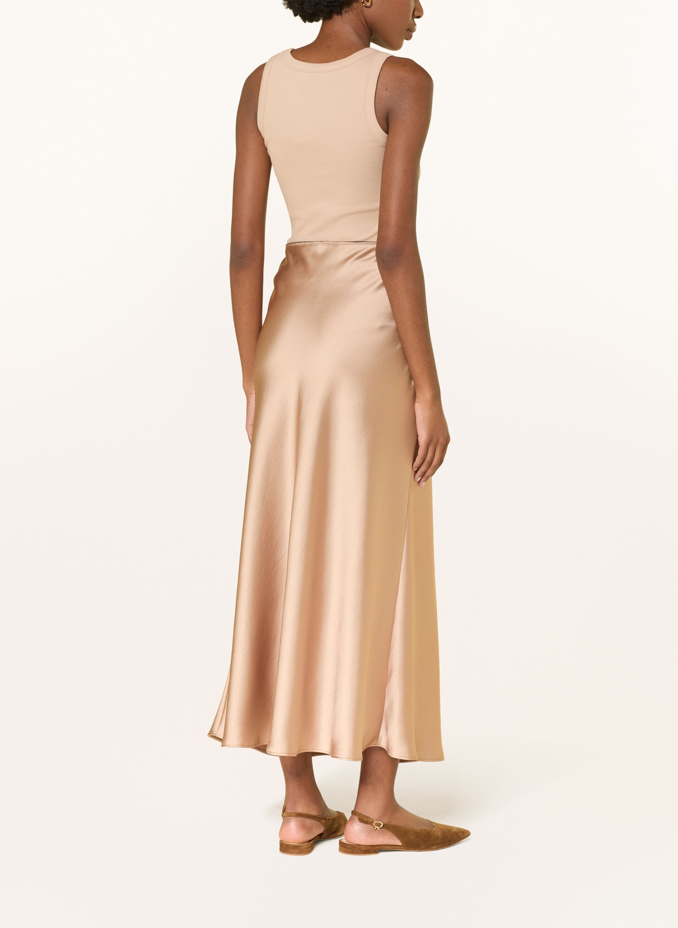 LUISA CERANO Top: CAMEL