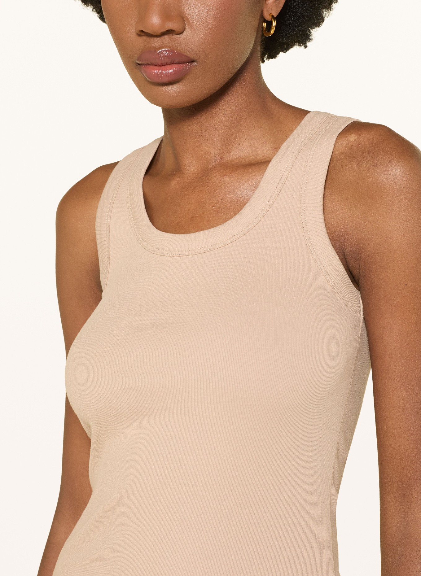 LUISA CERANO Top: CAMEL