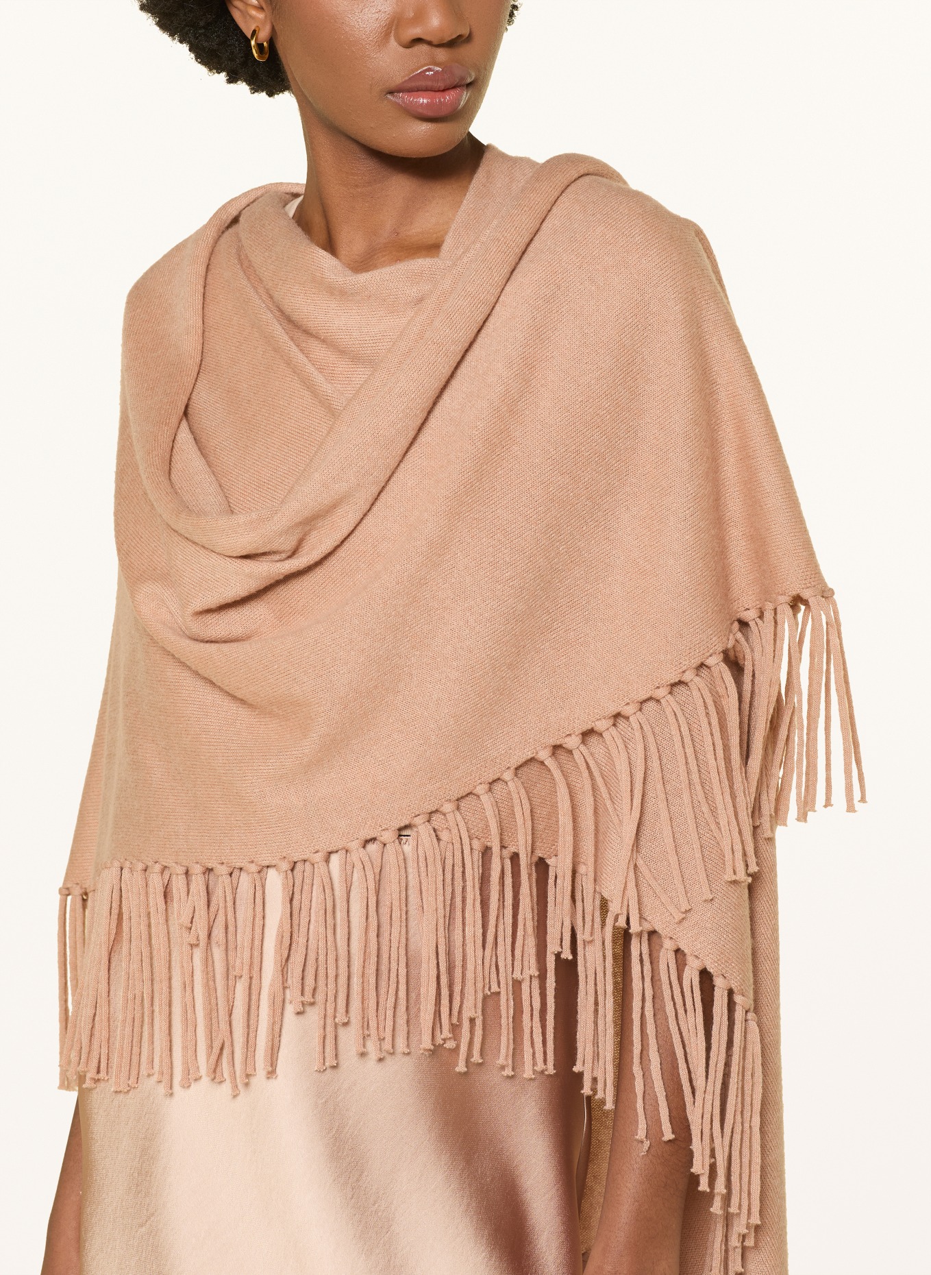LUISA CERANO Kaap: CAMEL