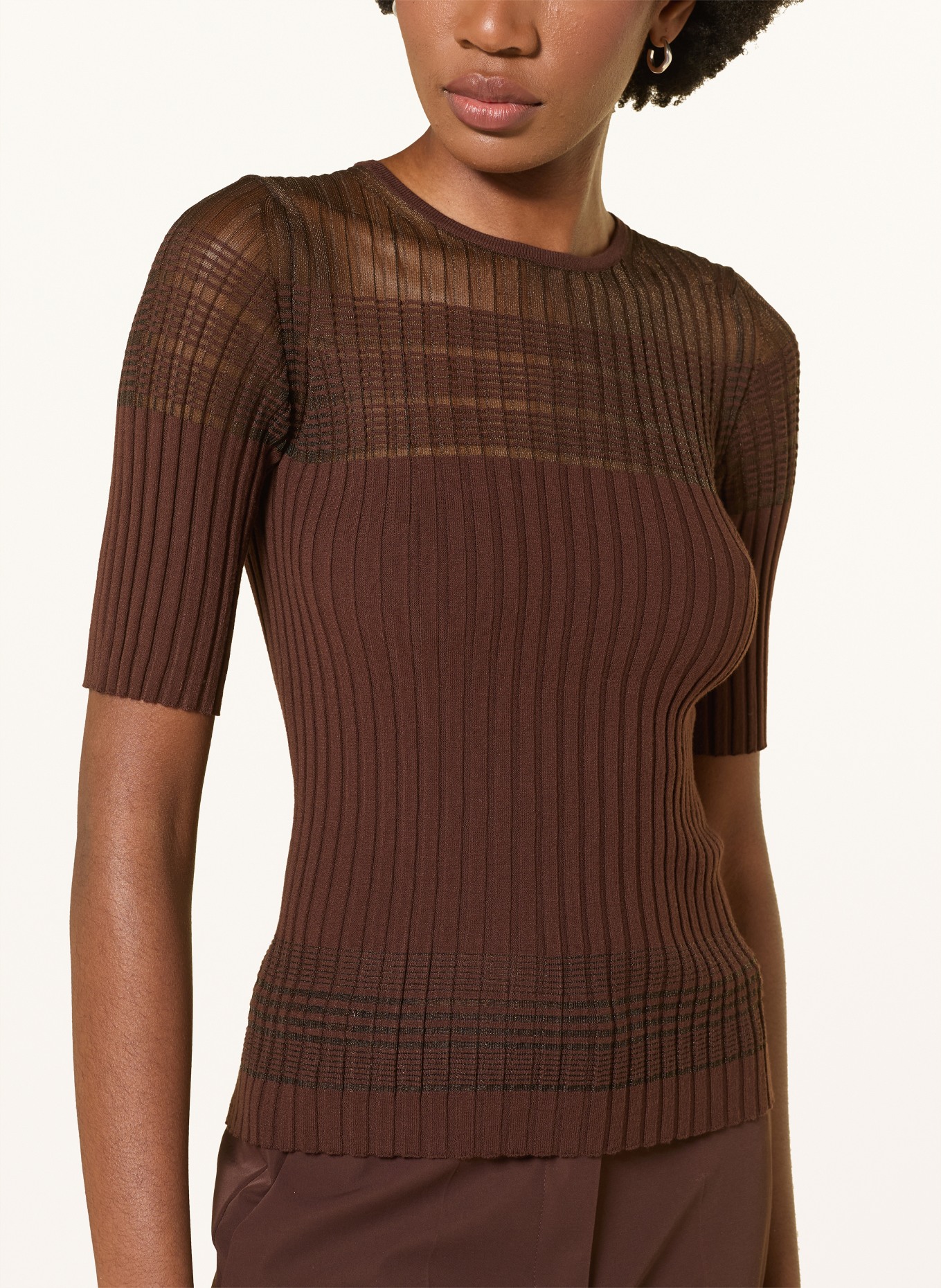 LUISA CERANO T-shirt: BRUIN / ZWART