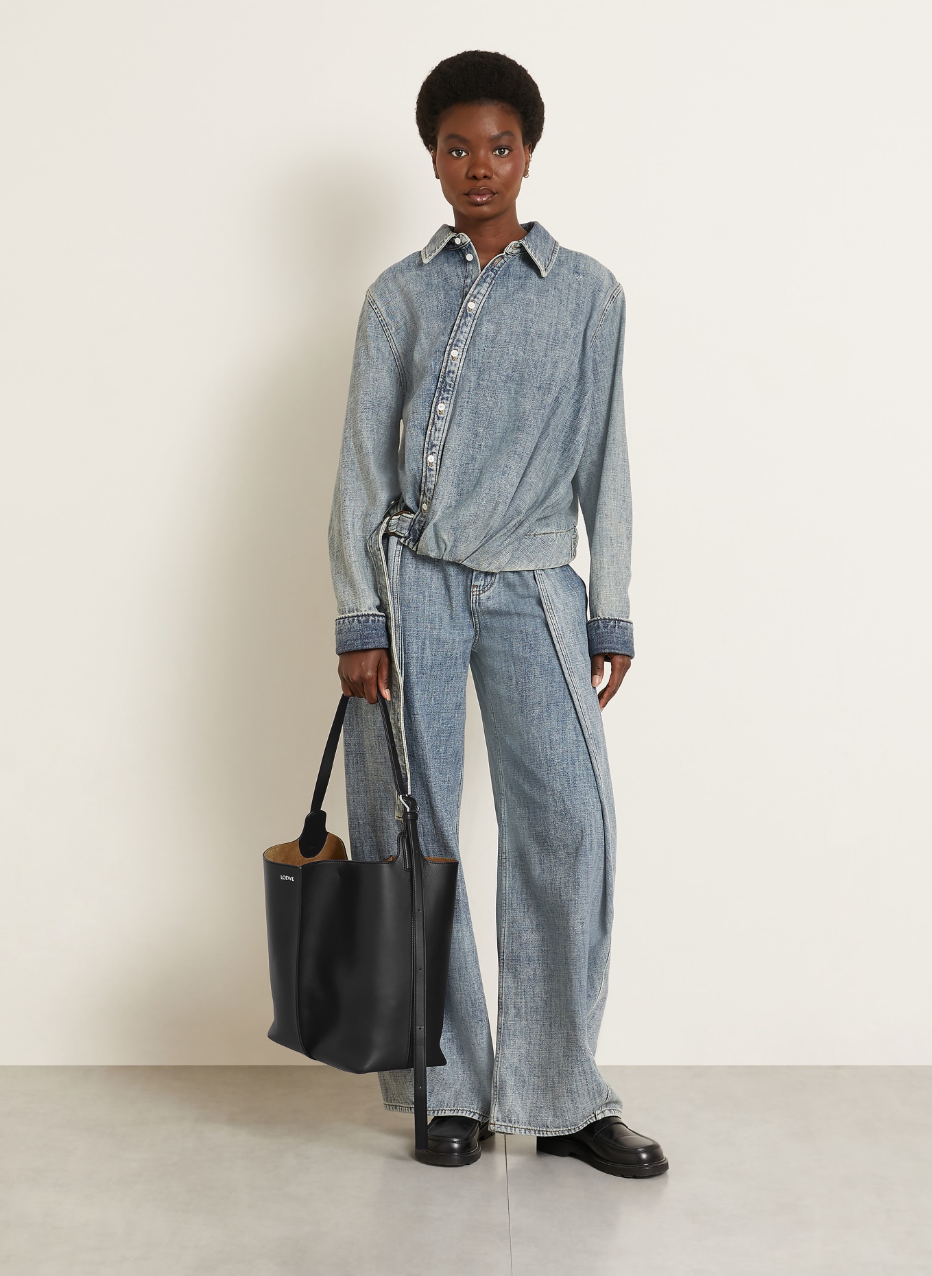 LOEWE Tassenmodel BILBAO LARGE: ZWART / ZILVER