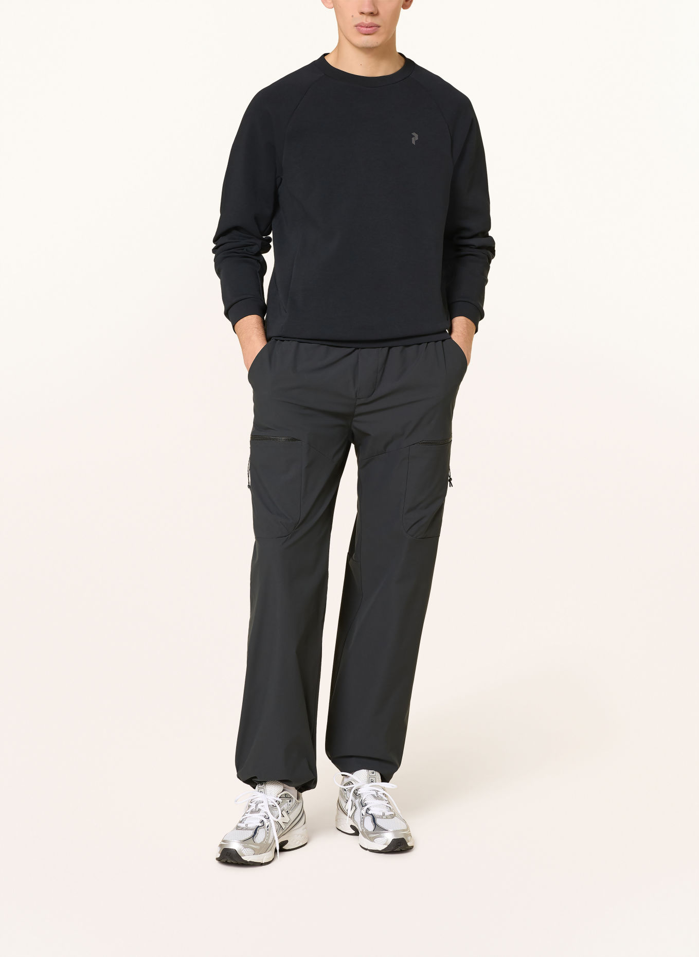 Peak Performance Sweatshirt: ZWART