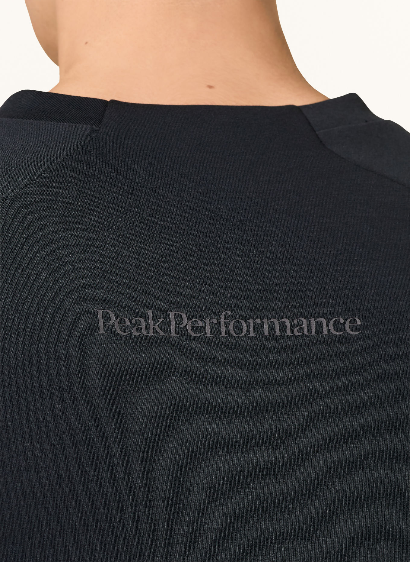 Peak Performance Sweatshirt: ZWART