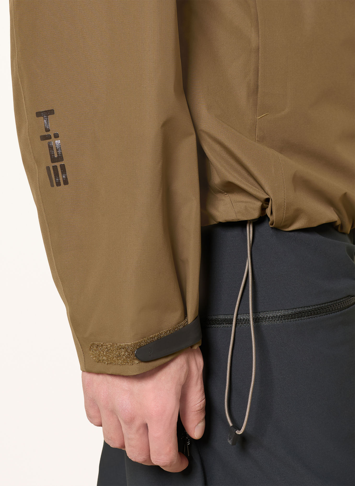 Peak Performance Gewatteerde jas TREELINE HIPE®: KAKI