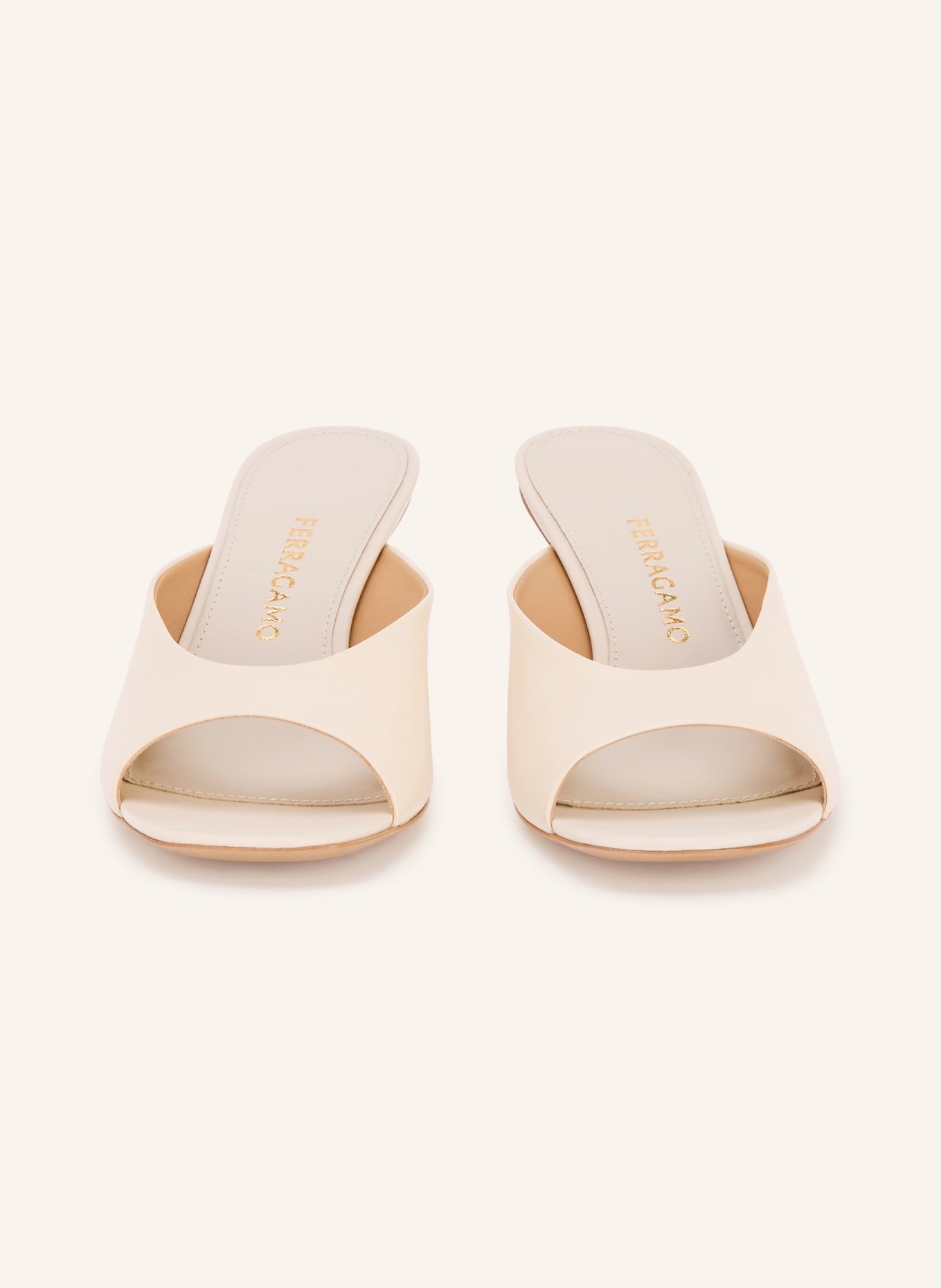 FERRAGAMO Mules IGEA: CREME / GOLD