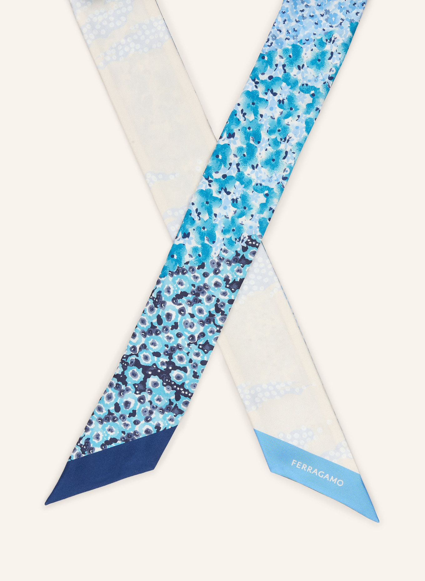 FERRAGAMO écharpe en soie: BLEU CLAIR / BLEU FONCÉ / BLEU