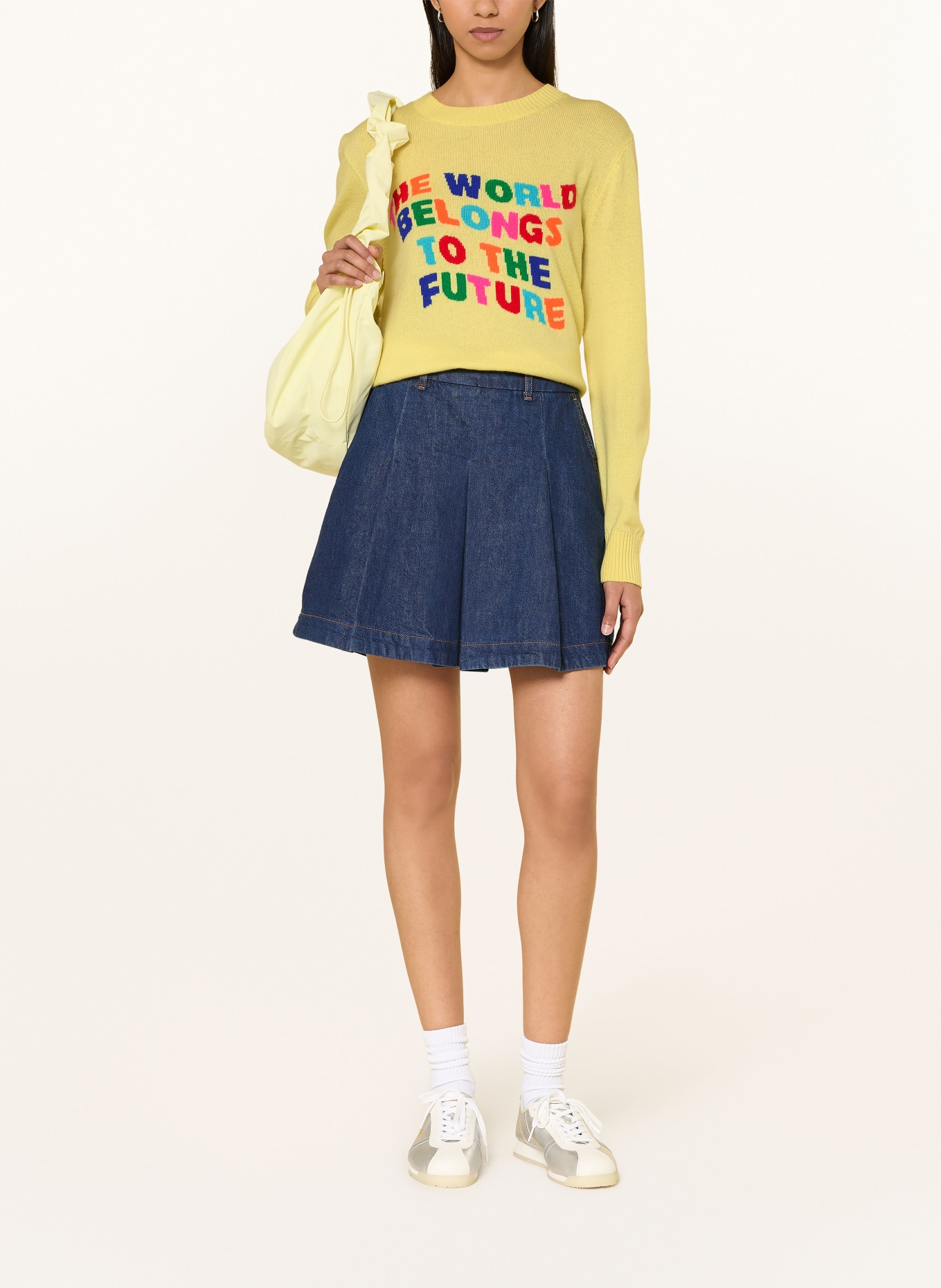 FROM FUTURE Kasjmiertrui: GEEL