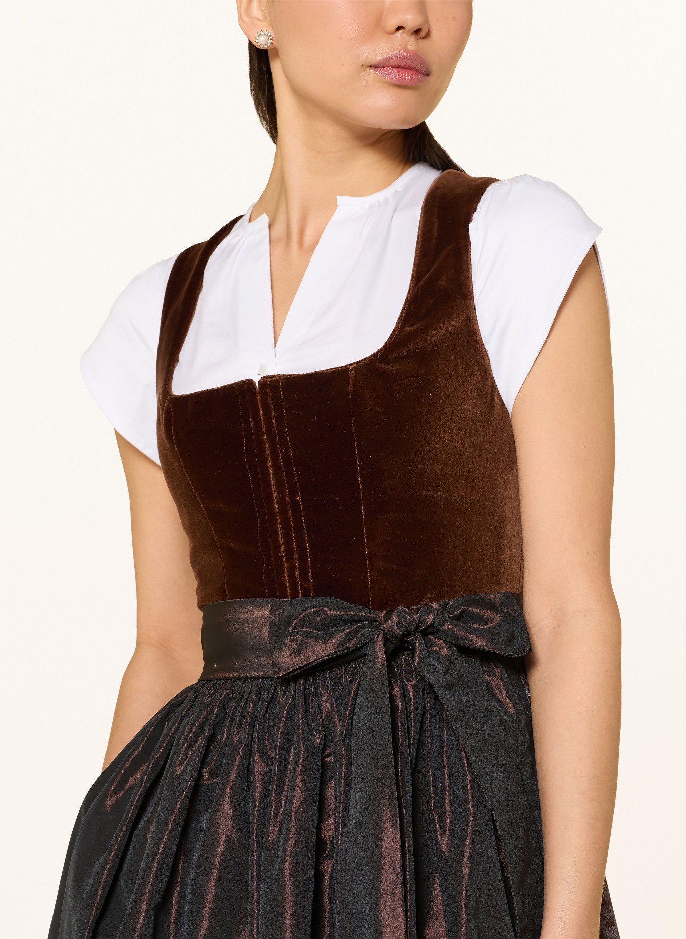 Johann & Johanna Dirndl im Materialmix: DUNKELBRAUN / SCHWARZ