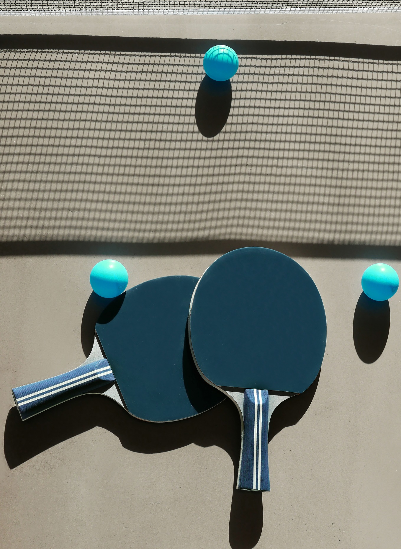 PRINTWORKS Tafeltennisset PING PONG: DONKERBLAUW / GOUD