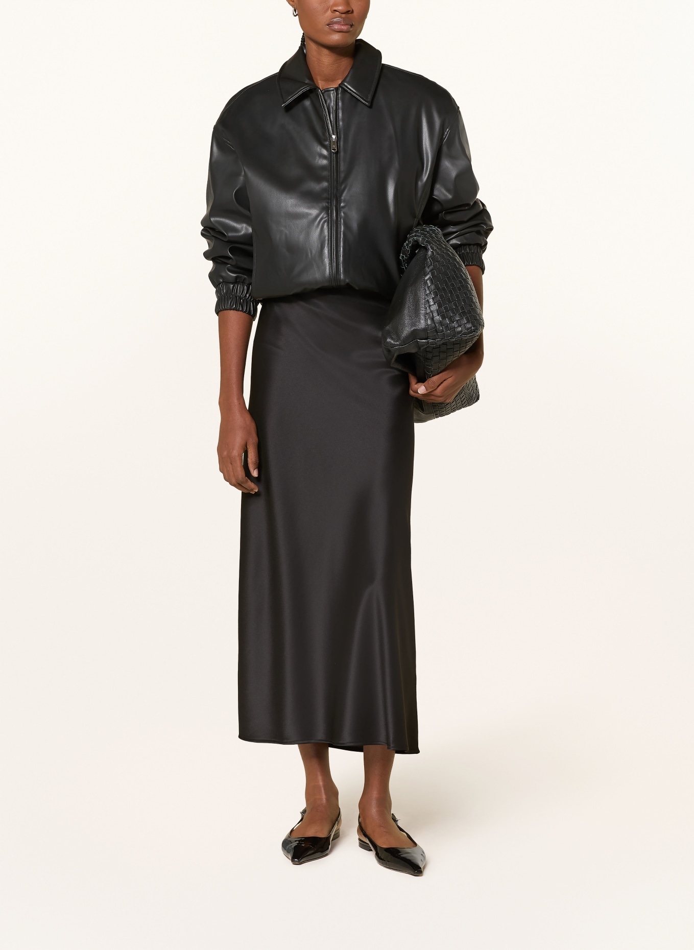 darling harbour Satinrock: BLACK