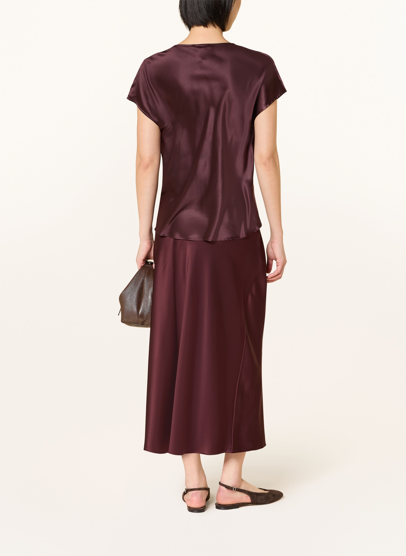 darling harbour Satinrock: deep merlot