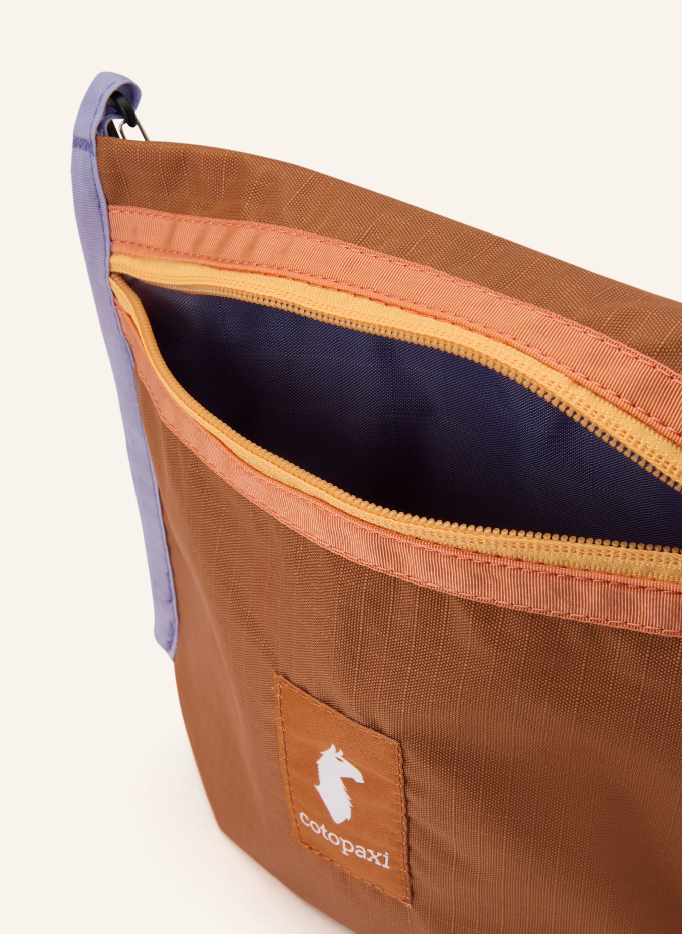 cotopaxi Kabelka přes rameno LISTA 2 L: KOŇAKOVÁ / SVĚTLE FIALOVÁ / TMAVĚ ORANŽOVÁ