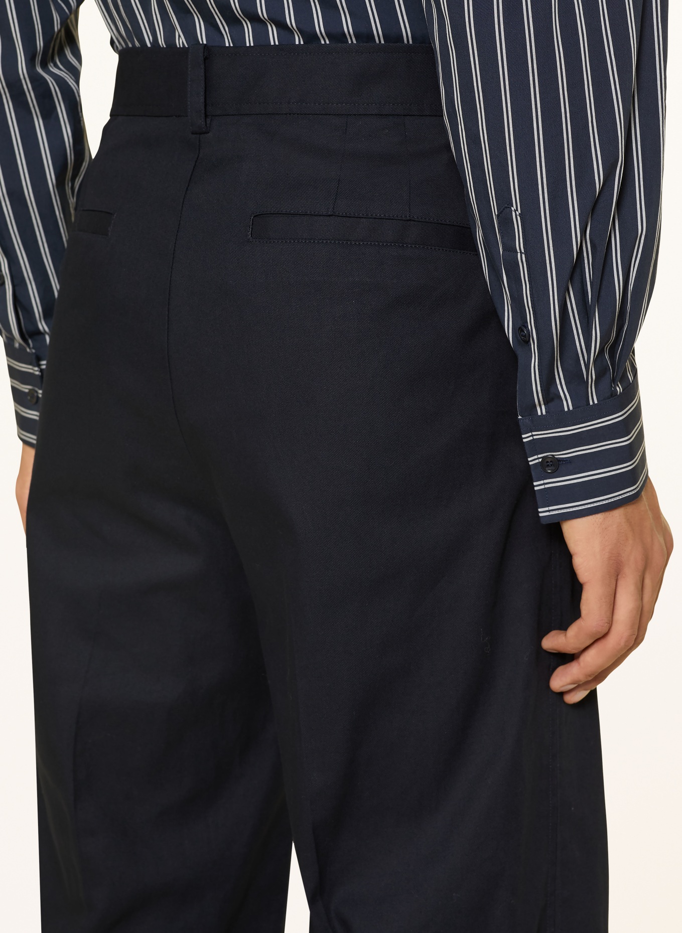 COS Pantalon coupe classique: BLEU FONCÉ