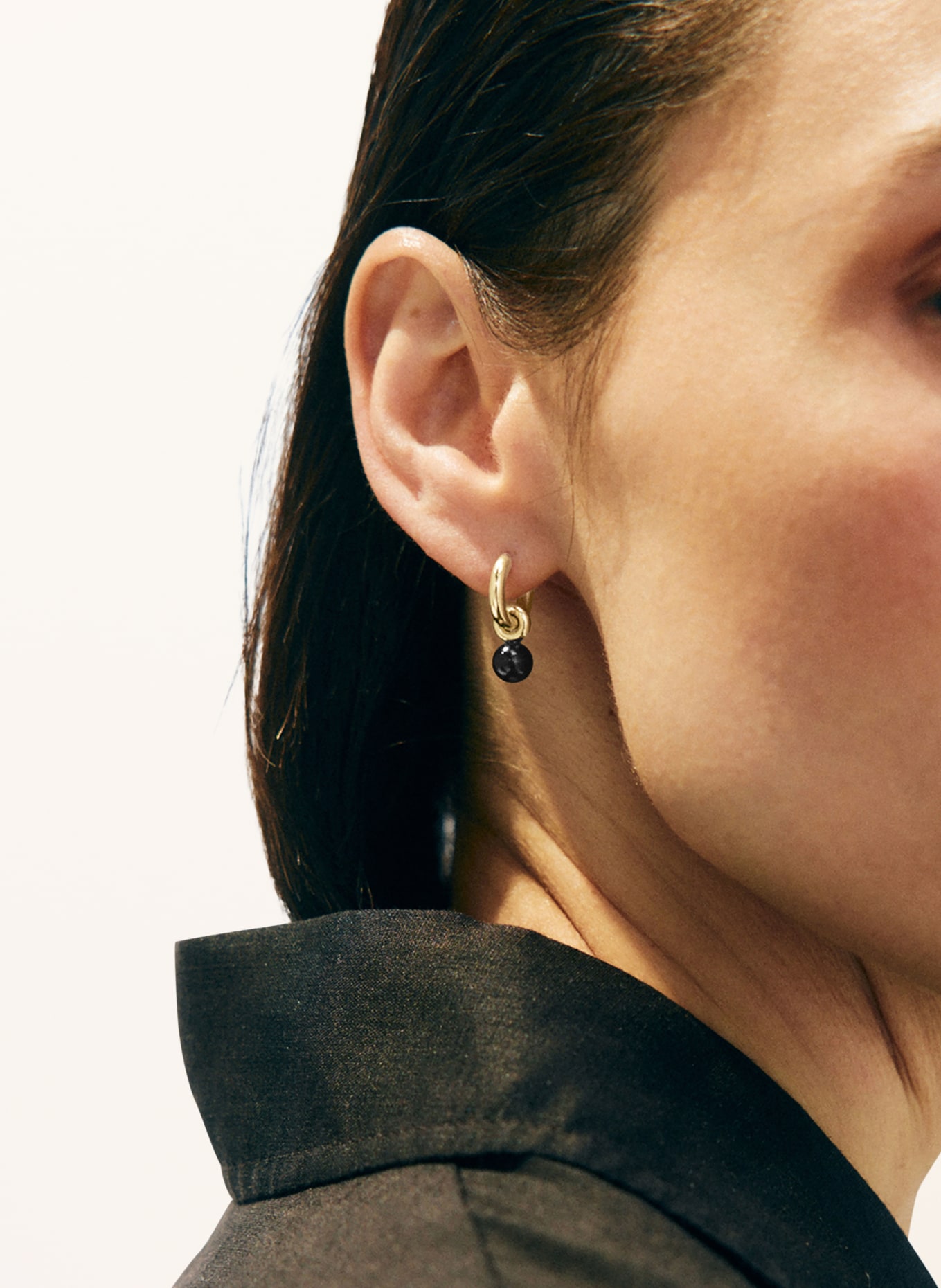 EDBLAD Kolczyki koła AURA S: ZŁOTY / CZARNY